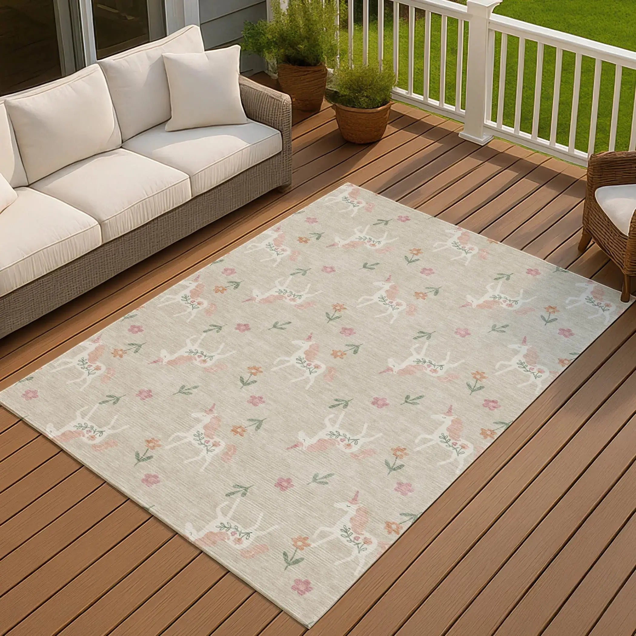 5' X 8' Beige And Gray Floral Washable Indoor Outdoor Area Rug Homeroots Outdoor