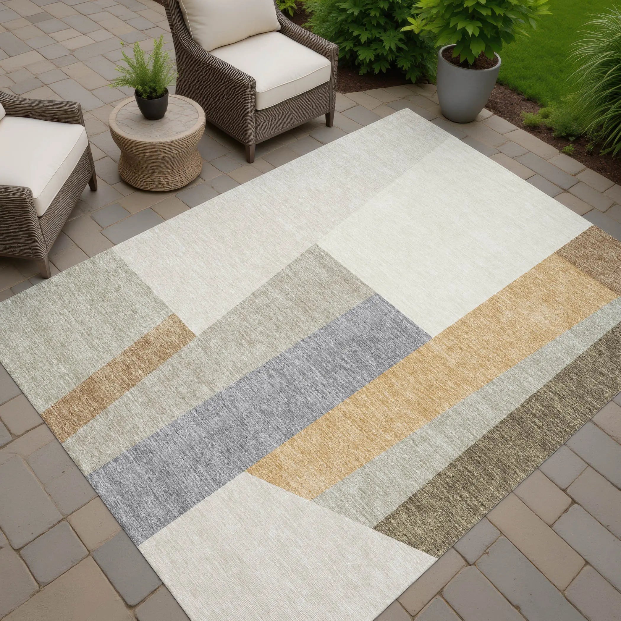 5' X 8' Beige And Ivory Geometric Washable Indoor Outdoor Area Rug Homeroots Outdoor