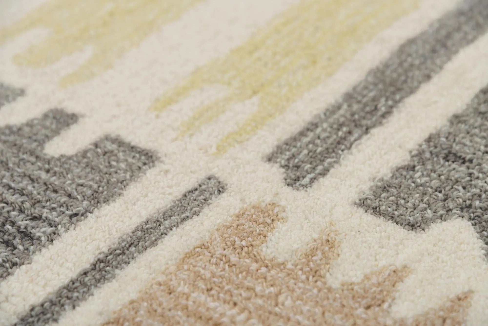 5' X 8' Beige Ivory And Charcoal Wool Geometric Hand Tufted Area Rug Homeroots Home Decor