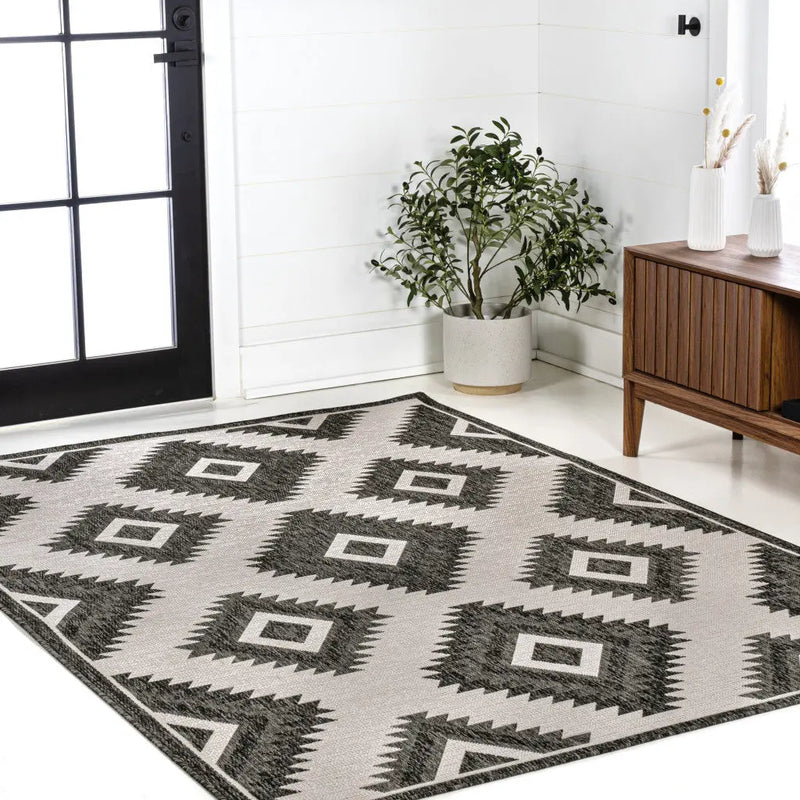 5' X 8' Black And Cream Moroccan Indoor Outdoor Area Rug - GreatEagleInc