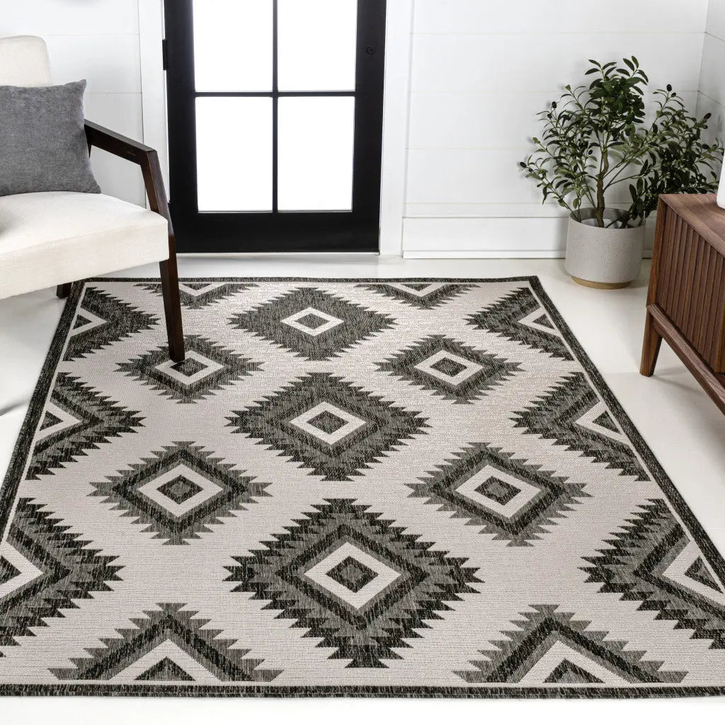 5' X 8' Black And Cream Moroccan Indoor Outdoor Area Rug - GreatEagleInc