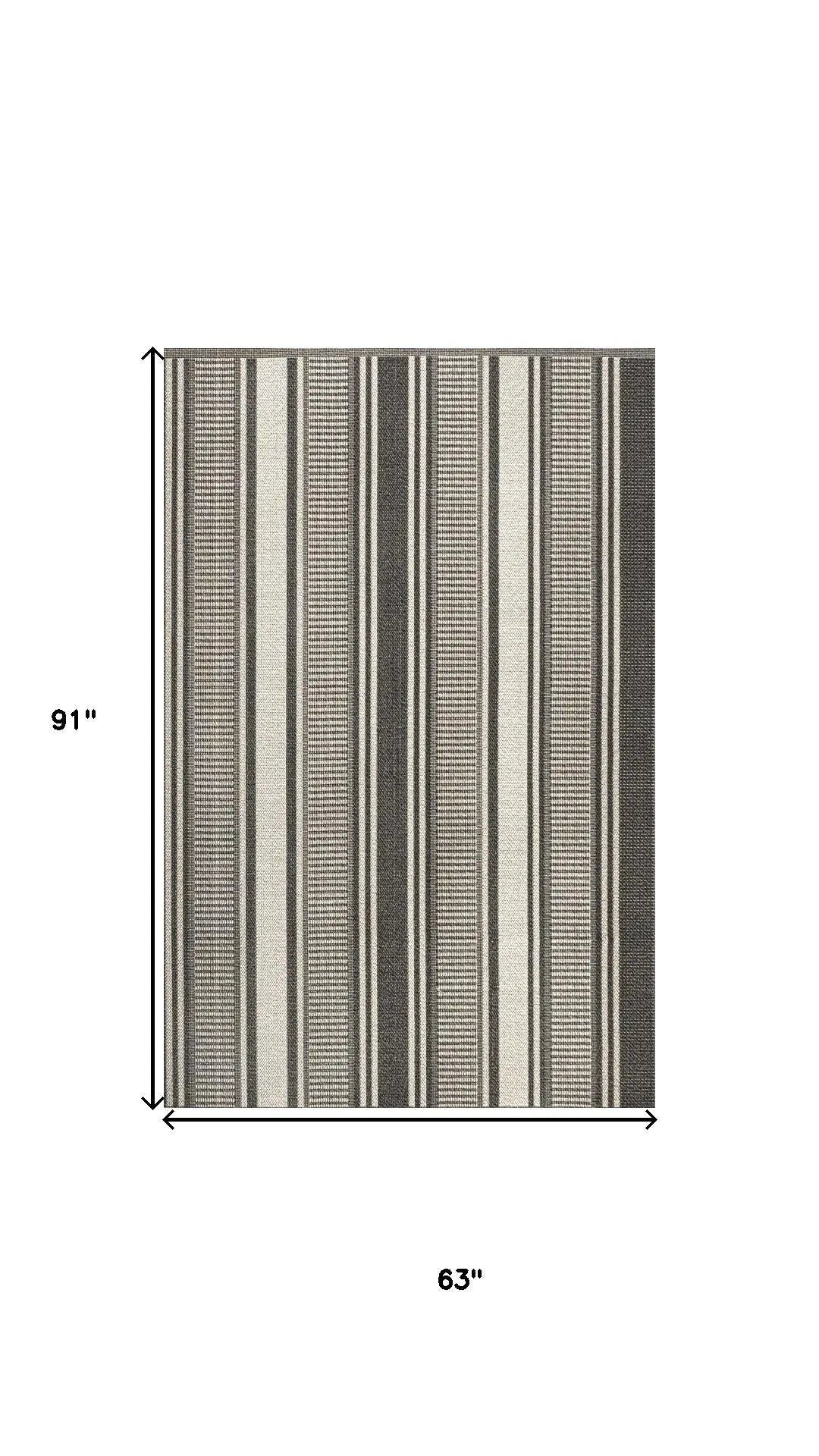 5' X 8' Black And Cream Striped Indoor Outdoor Area Rug Homeroots Outdoor