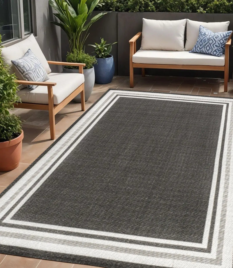 5' X 8' Black And Cream Striped Indoor Outdoor Area Rug Homeroots Outdoor