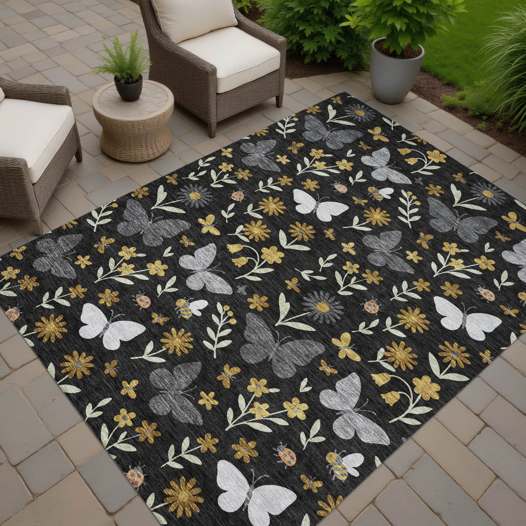 5' X 8' Black And Graphite Abstract Washable Indoor Outdoor Area Rug Homeroots Outdoor