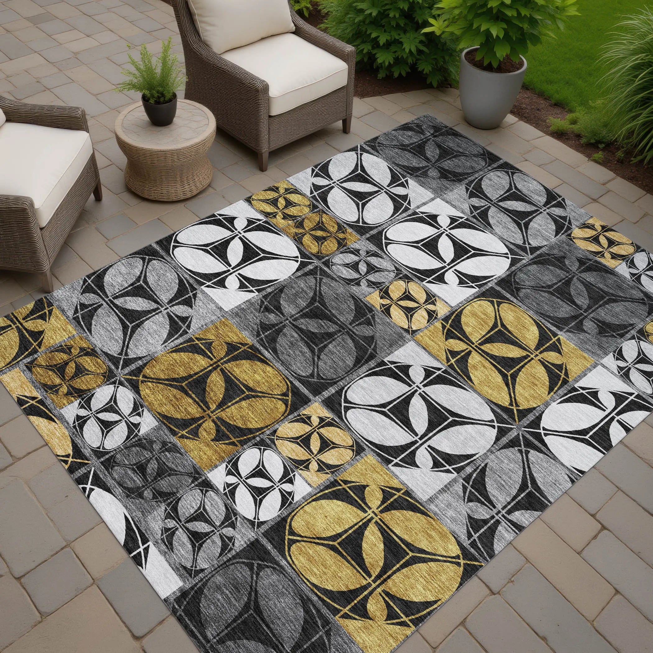 5' X 8' Black And Graphite Geometric Washable Indoor Outdoor Area Rug Homeroots Outdoor
