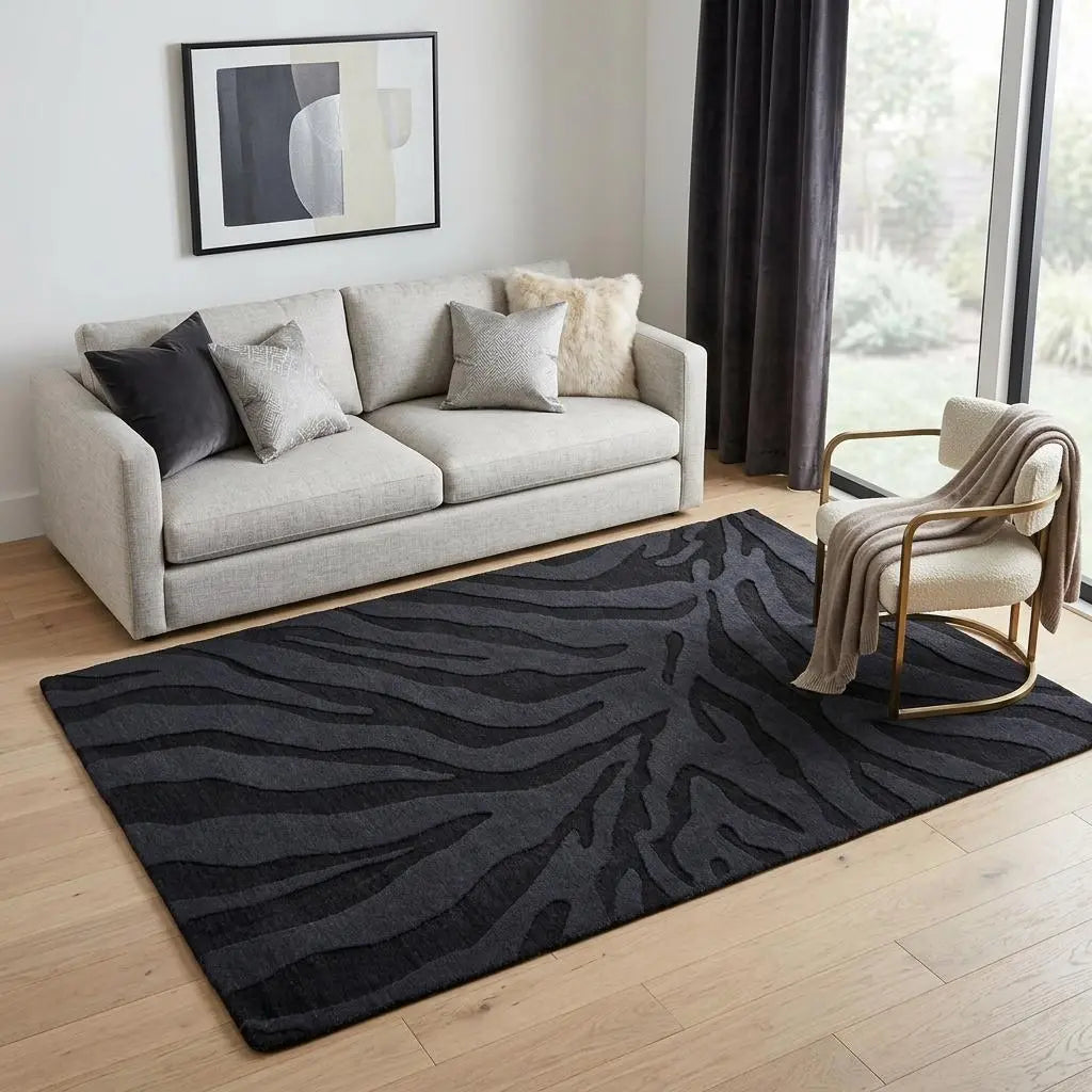 5' X 8' Black And Gray Animal Print Hand Tufted Area Rug Homeroots Home Decor