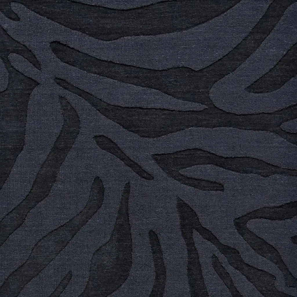 5' X 8' Black And Gray Animal Print Hand Tufted Area Rug Homeroots Home Decor