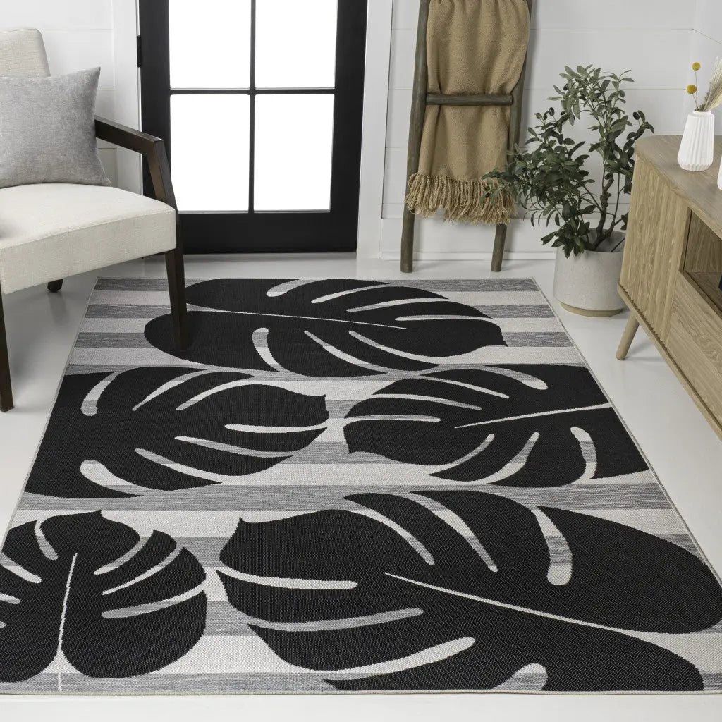 5' X 8' Black And Gray Floral Indoor Outdoor Area Rug Homeroots Outdoor