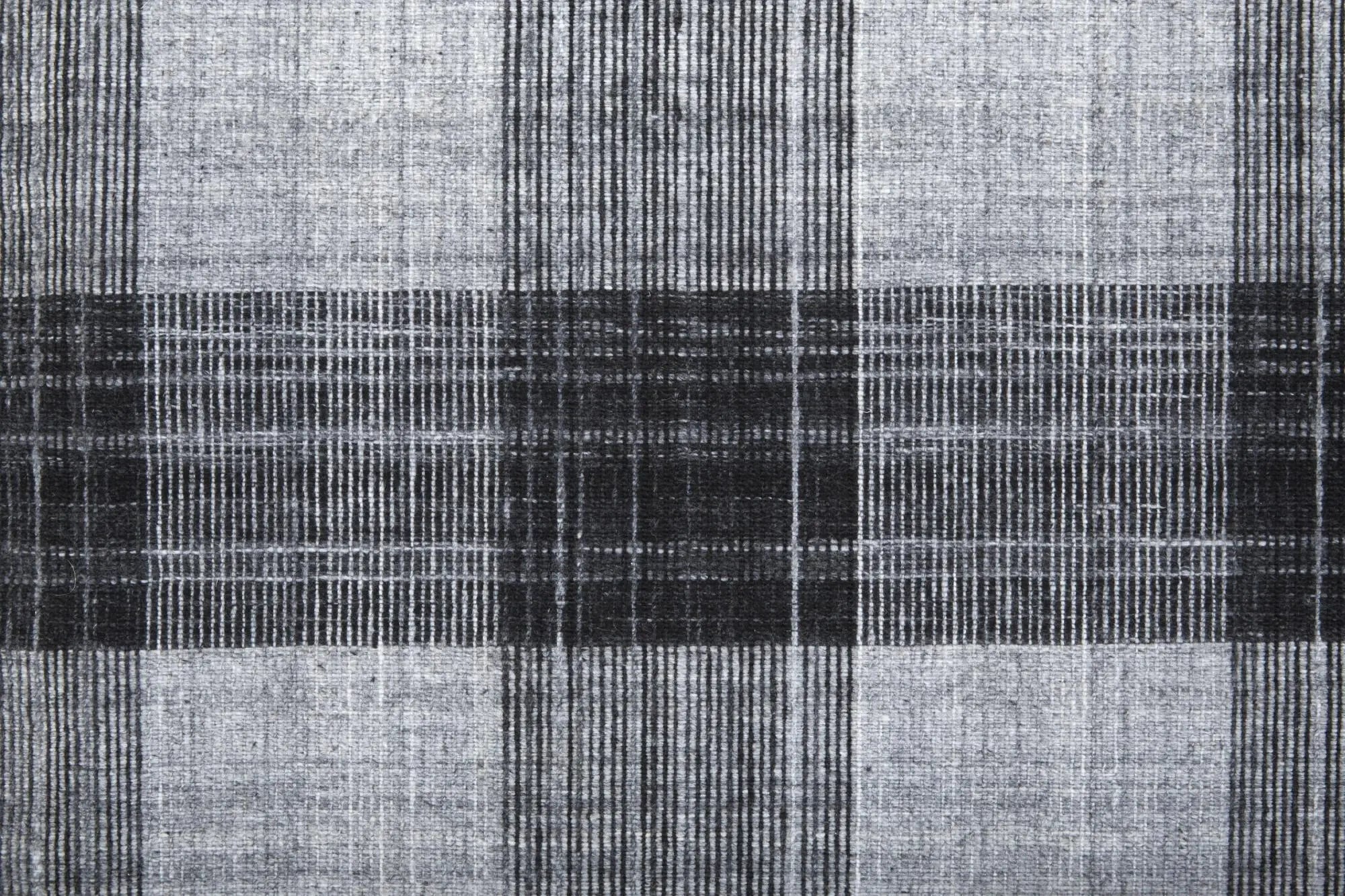 5' X 8' Black And Gray Plaid Hand Loomed Area Rug Homeroots Home Decor