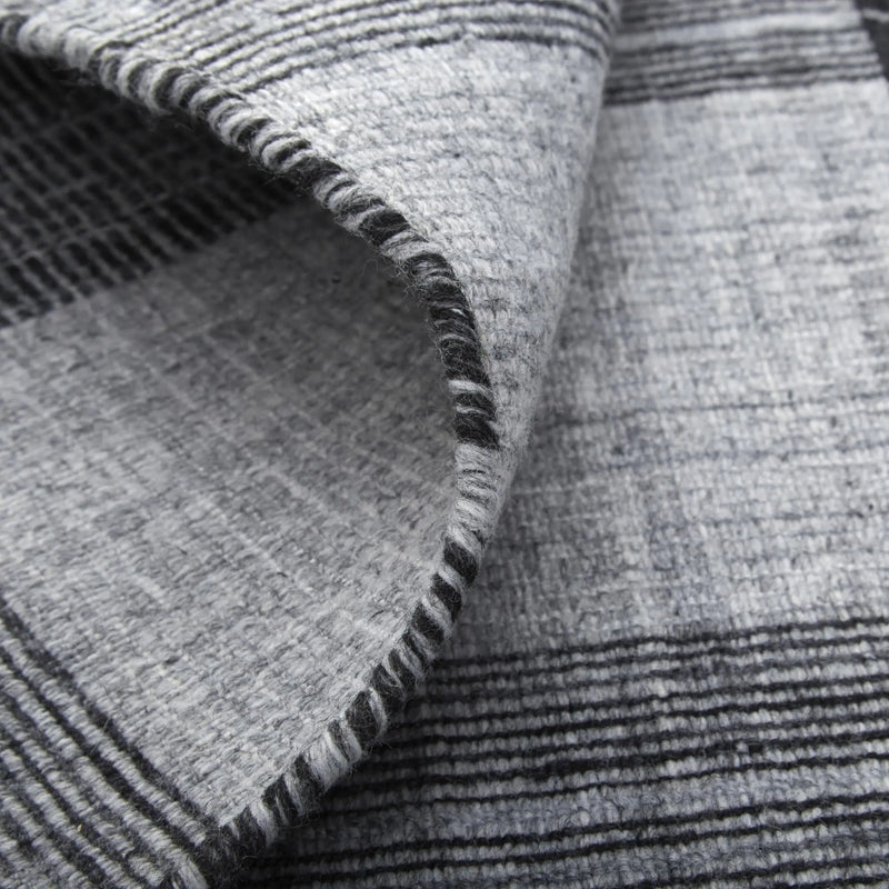 5' X 8' Black And Gray Plaid Hand Loomed Area Rug Homeroots Home Decor