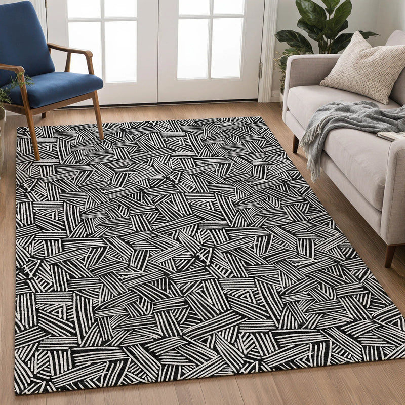 5' X 8' Black And Ivory Geometric Washable Indoor Outdoor Area Rug Homeroots Outdoor