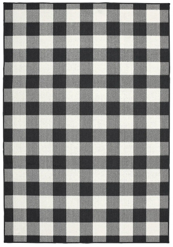 5' X 8' Black And Ivory Indoor Outdoor Area Rug Homeroots Outdoor