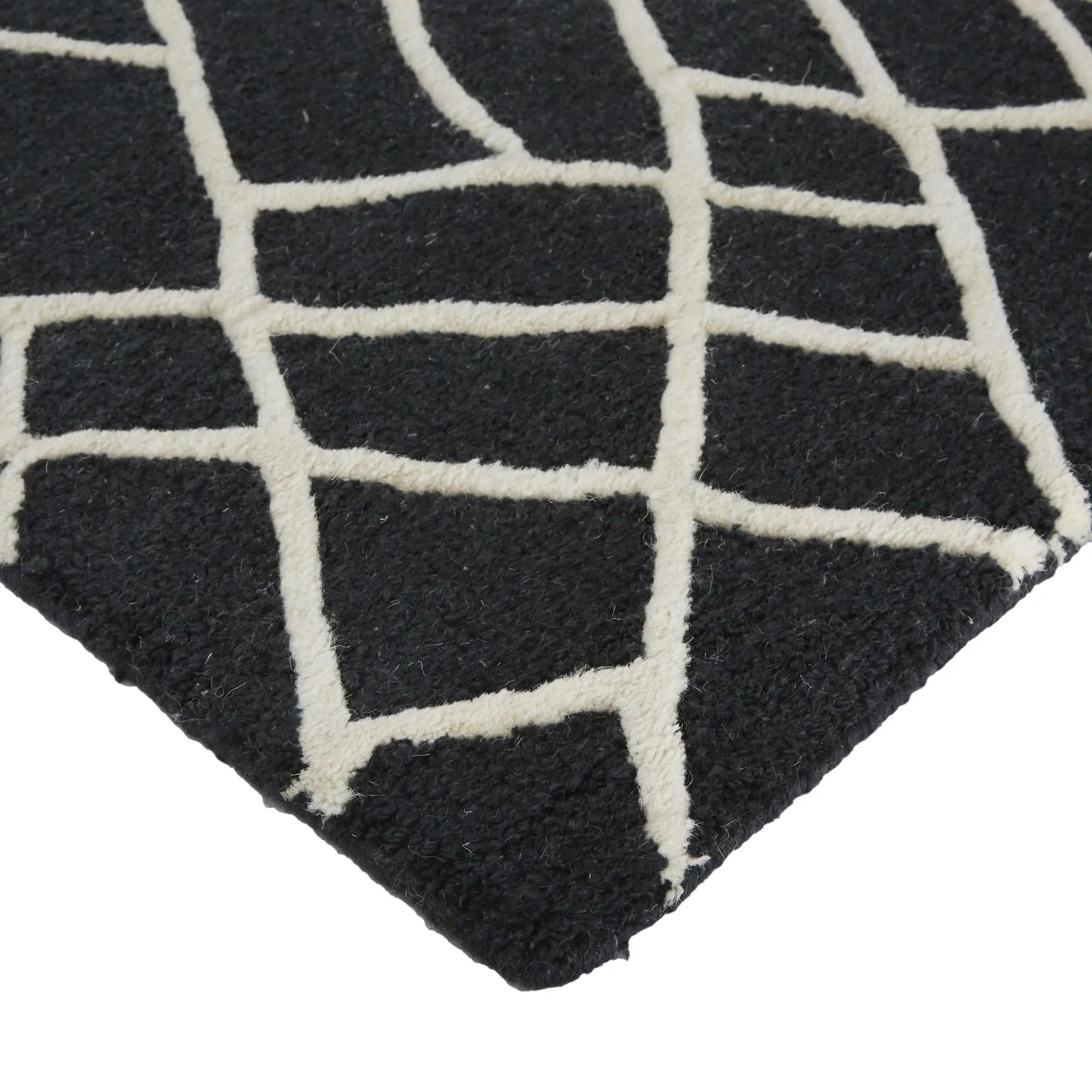 5' X 8' Black And Ivory Wool Geometric Hand Tufted Area Rug Homeroots Home Decor