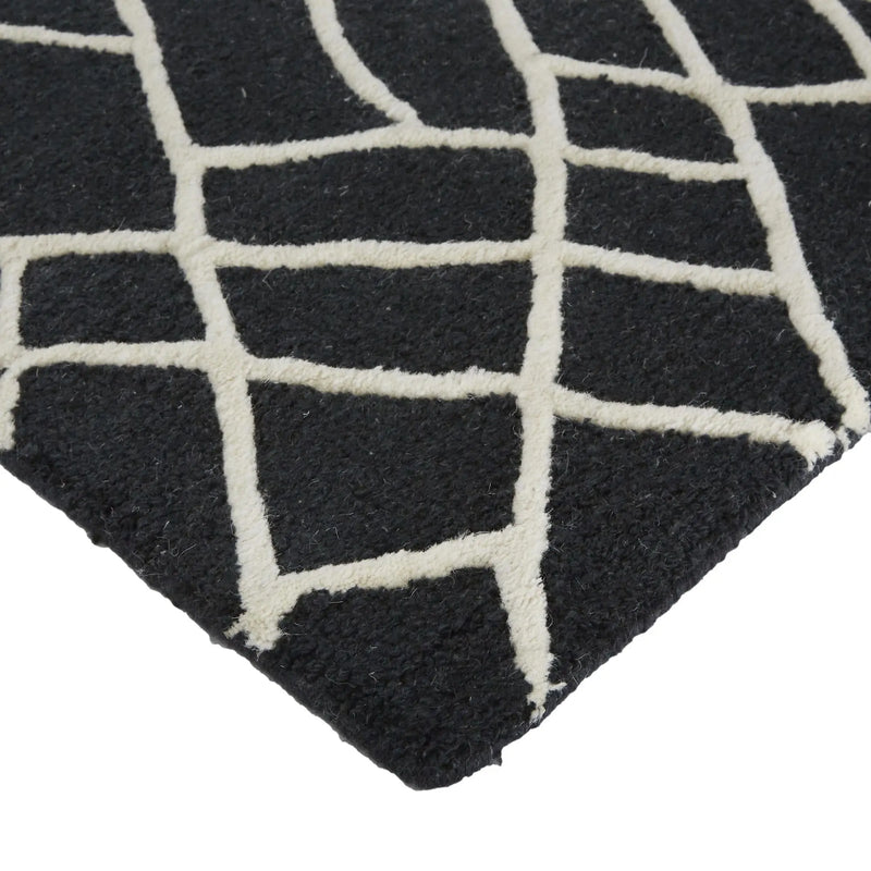 5' X 8' Black And Ivory Wool Geometric Hand Tufted Area Rug Homeroots Home Decor