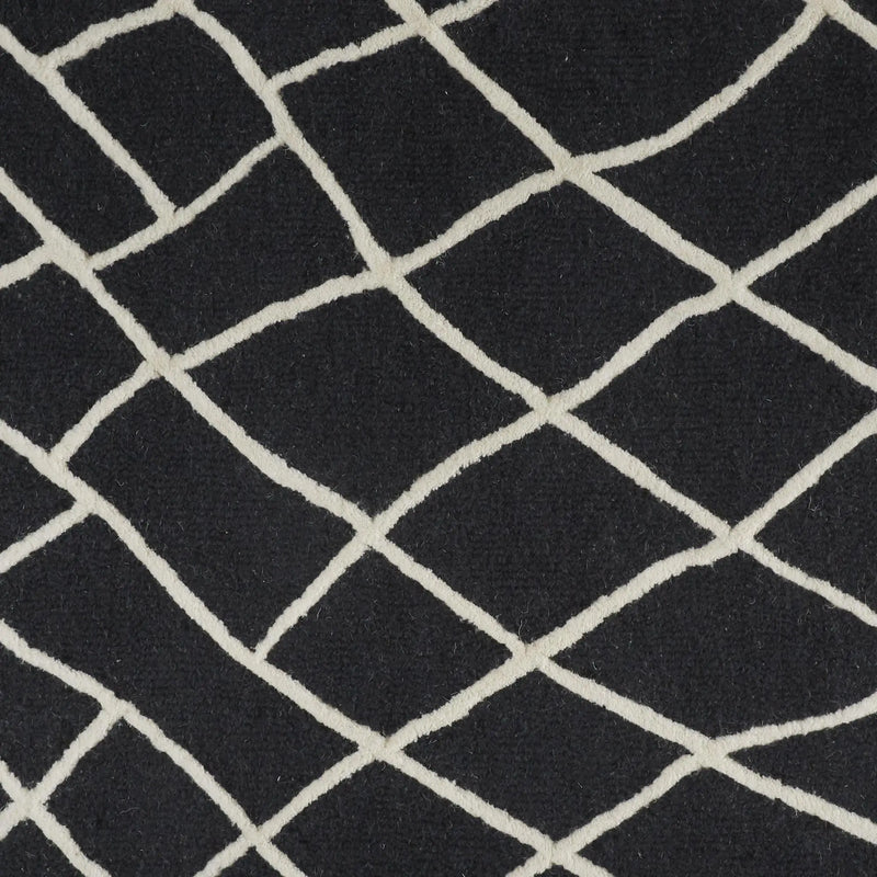 5' X 8' Black And Ivory Wool Geometric Hand Tufted Area Rug Homeroots Home Decor