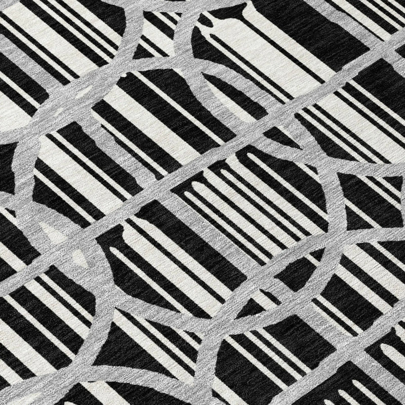 5' X 8' Black And Pewter Geometric Washable Indoor Outdoor Area Rug Homeroots Outdoor