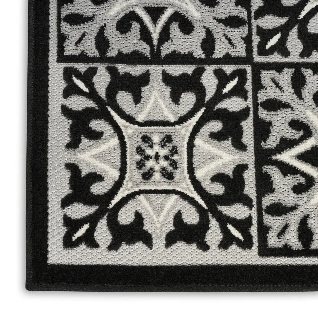 5' X 8' Black And White Fleur De Lis Stain Resistant Non Skid Area Rug Homeroots Outdoor