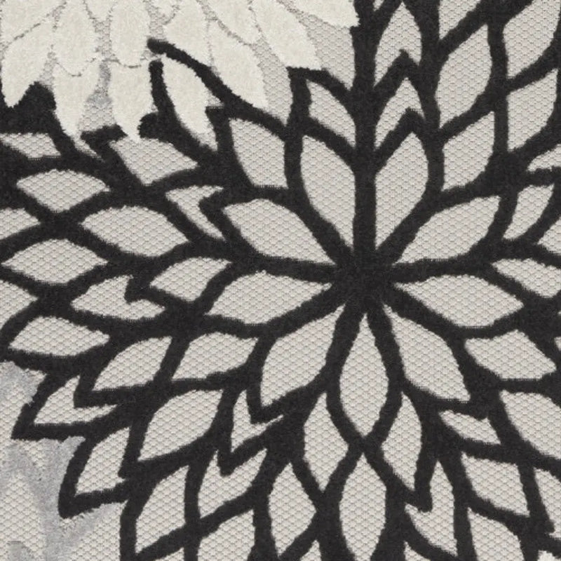5' X 8' Black And White Floral Indoor Outdoor Area Rug Homeroots Outdoor