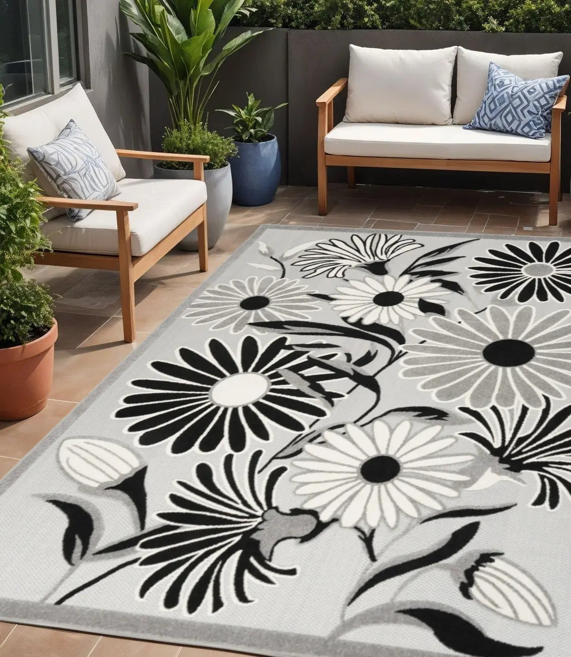 5' X 8' Black And White Floral Stain Resistant Non Skid Area Rug Homeroots Outdoor
