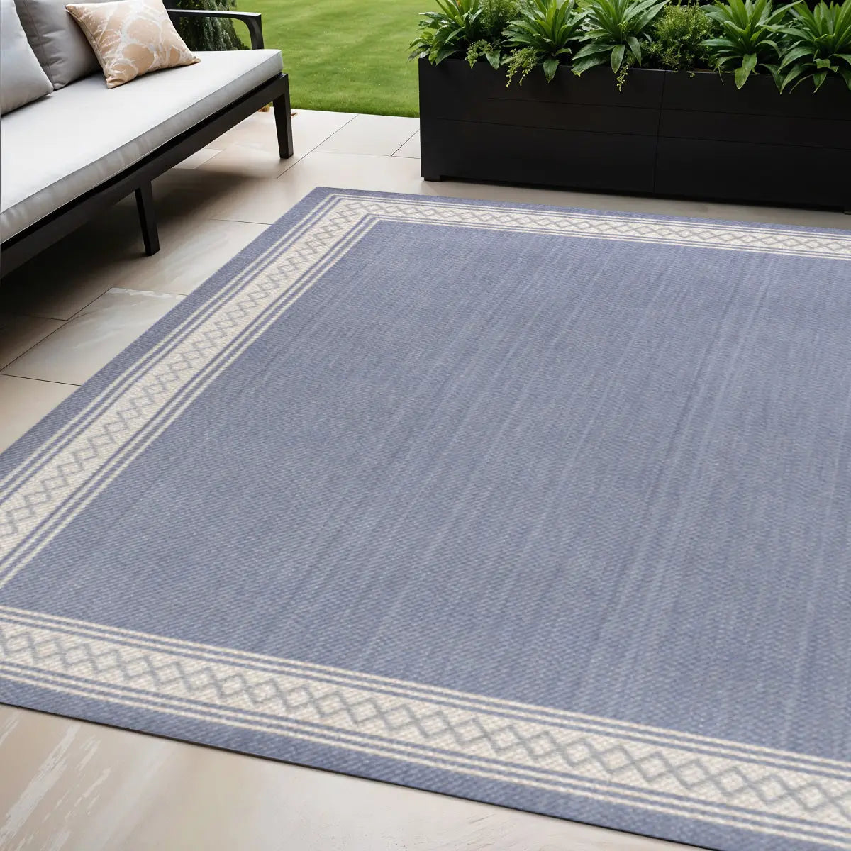5' X 8' Blue And Cream Indoor Outdoor Area Rug Homeroots Outdoor