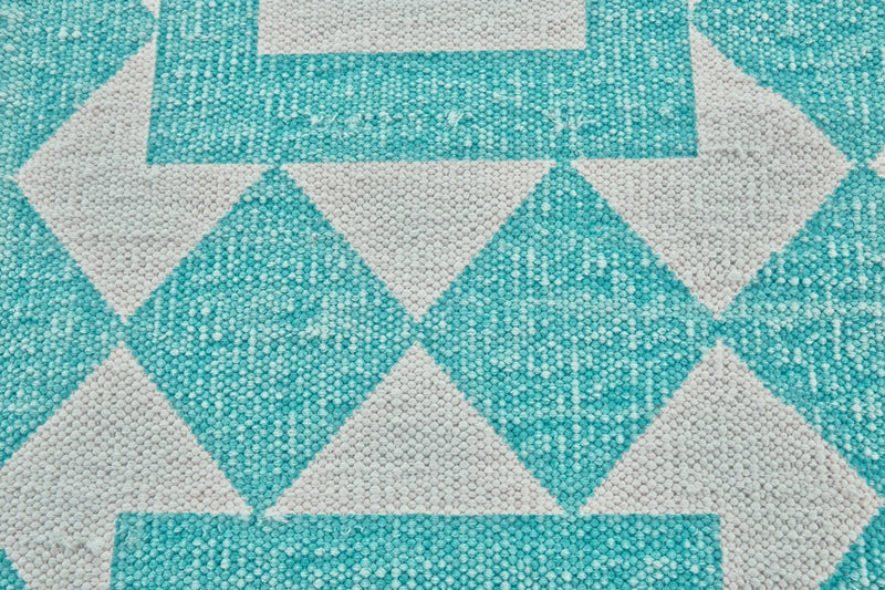 5' X 8' Blue And White Geometric Hand Woven Area Rug Homeroots Home Decor