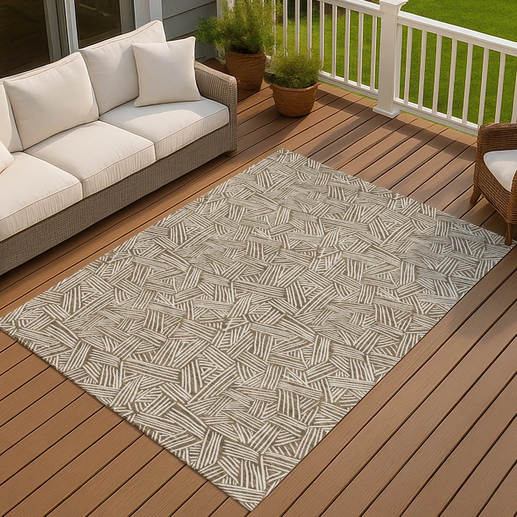 5' X 8' Brown And Ivory Geometric Washable Indoor Outdoor Area Rug Homeroots Outdoor