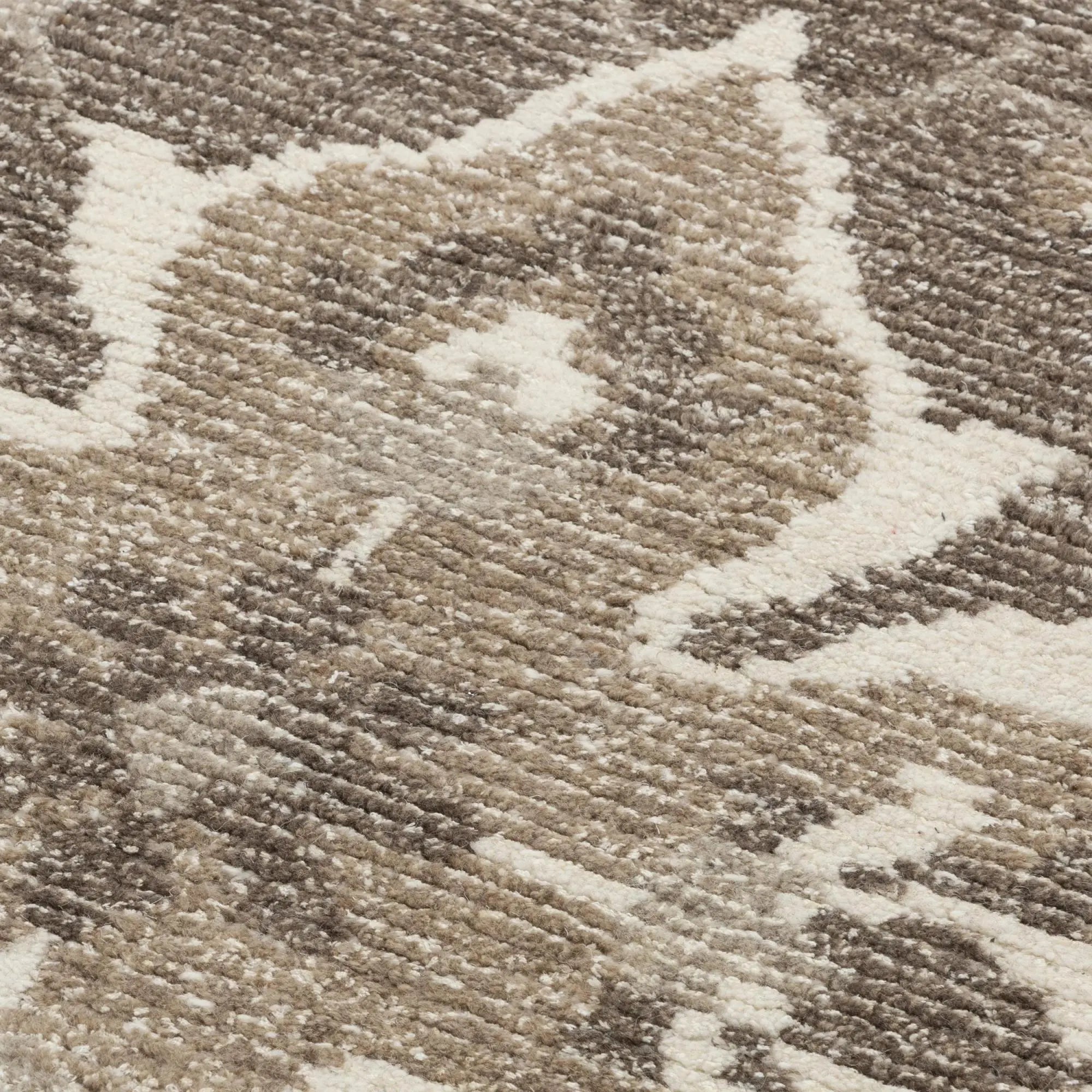 5' X 8' Brown And Ivory Wool Medallion Hand Tufted Area Rug Homeroots Home Decor