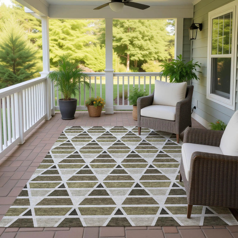 5' X 8' Brown And Pewter Geometric Washable Indoor Outdoor Area Rug Homeroots Outdoor