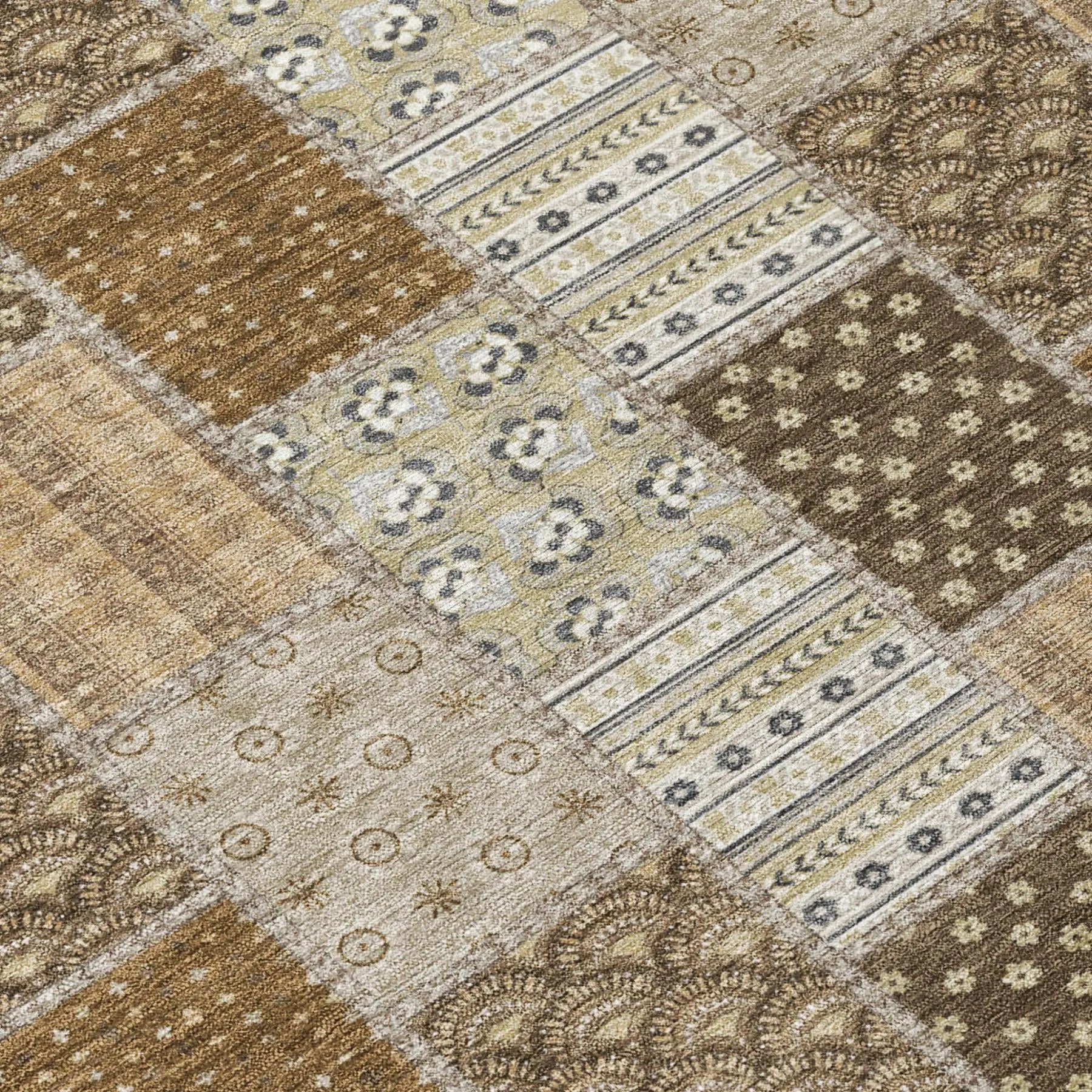 5' X 8' Chocolate And Brown Patchwork Washable Indoor Outdoor Area Rug Homeroots Outdoor