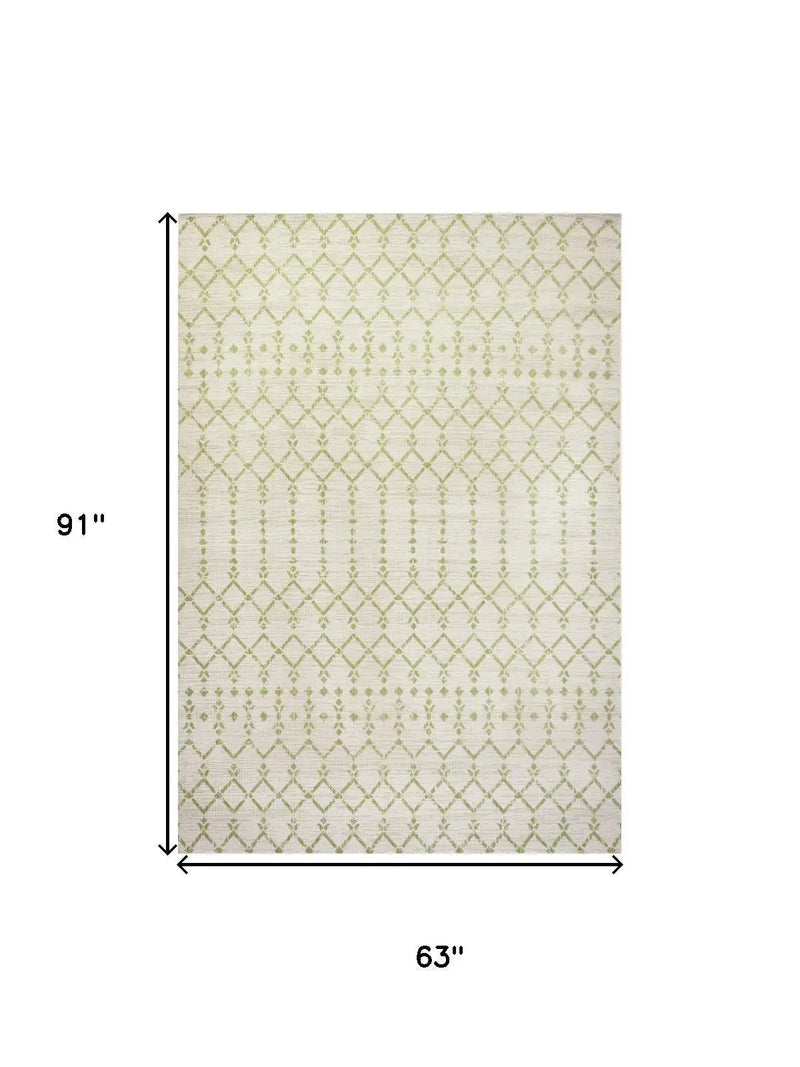 5' X 8' Cream And Green Trellis Indoor Outdoor Area Rug Homeroots Outdoor