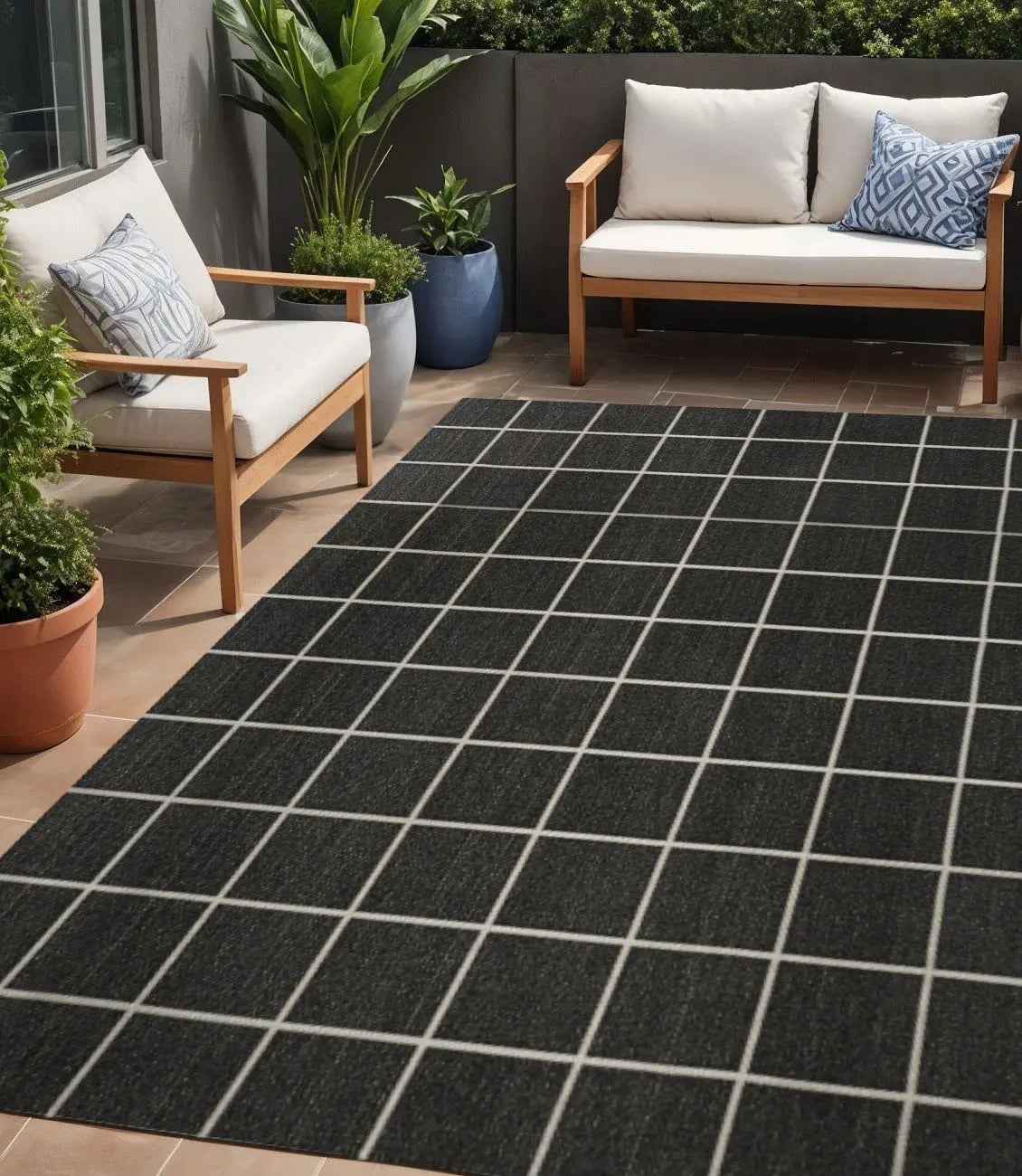 5' X 8' Dark Gray And Cream Plaid Indoor Outdoor Area Rug Homeroots Outdoor
