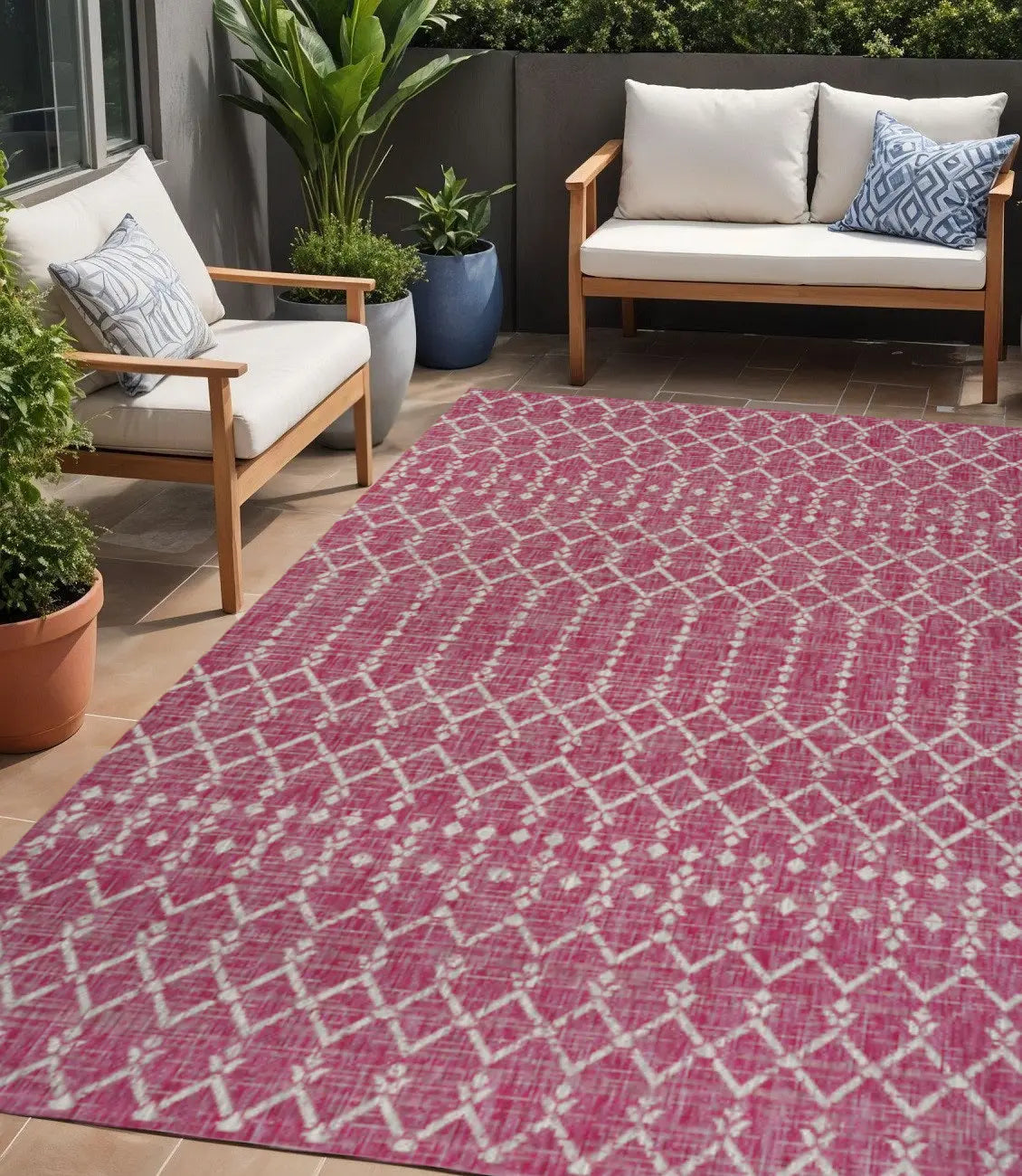 5' X 8' Fuchsia And Light Gray Trellis Indoor Outdoor Area Rug Homeroots Outdoor