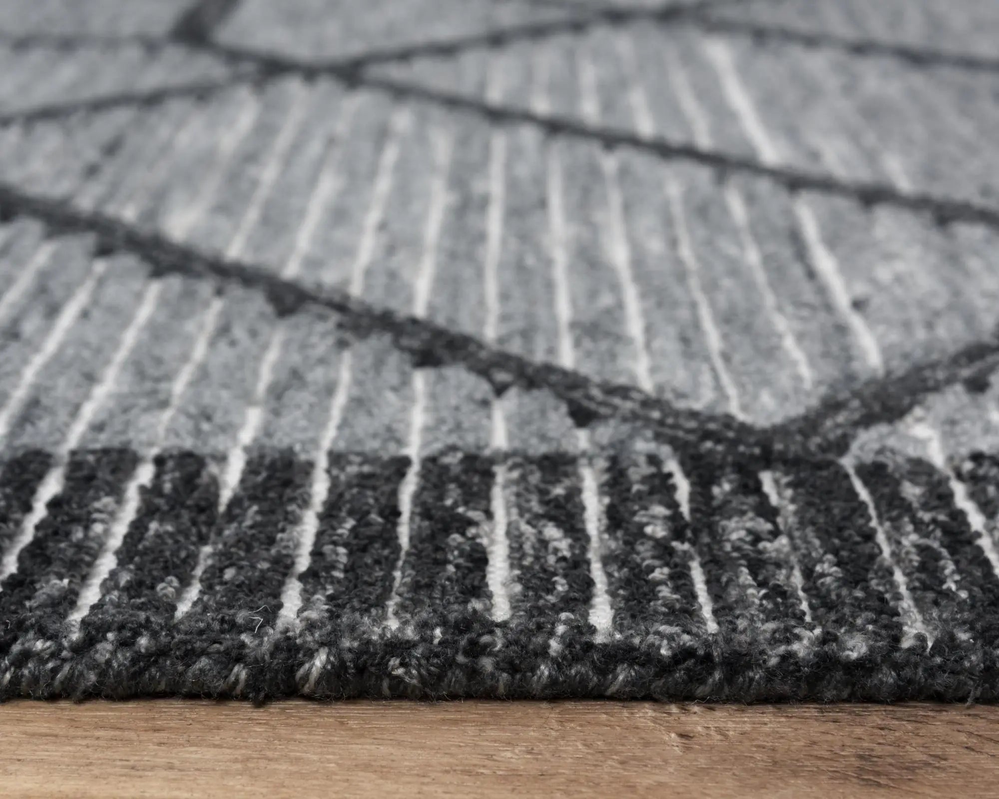 5' X 8' Gray And Black Geometric Hand Tufted Area Rug Homeroots Home Decor
