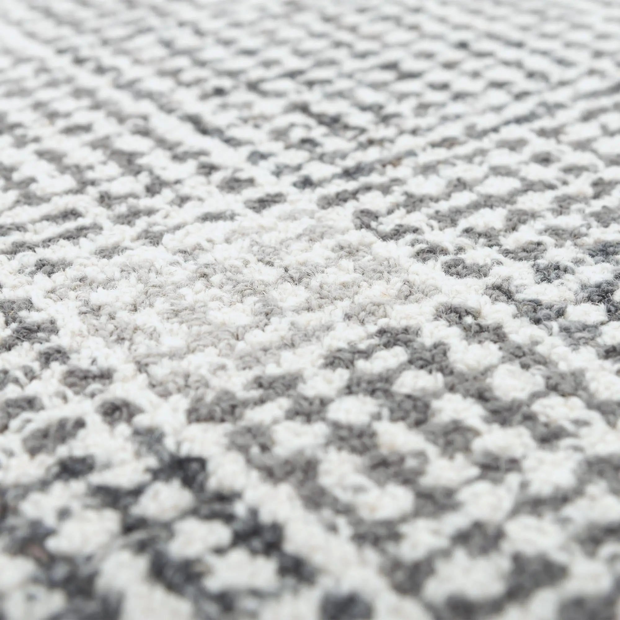 5' X 8' Gray And Dark Gray Wool Checkered Hand Tufted Area Rug Homeroots Home Decor