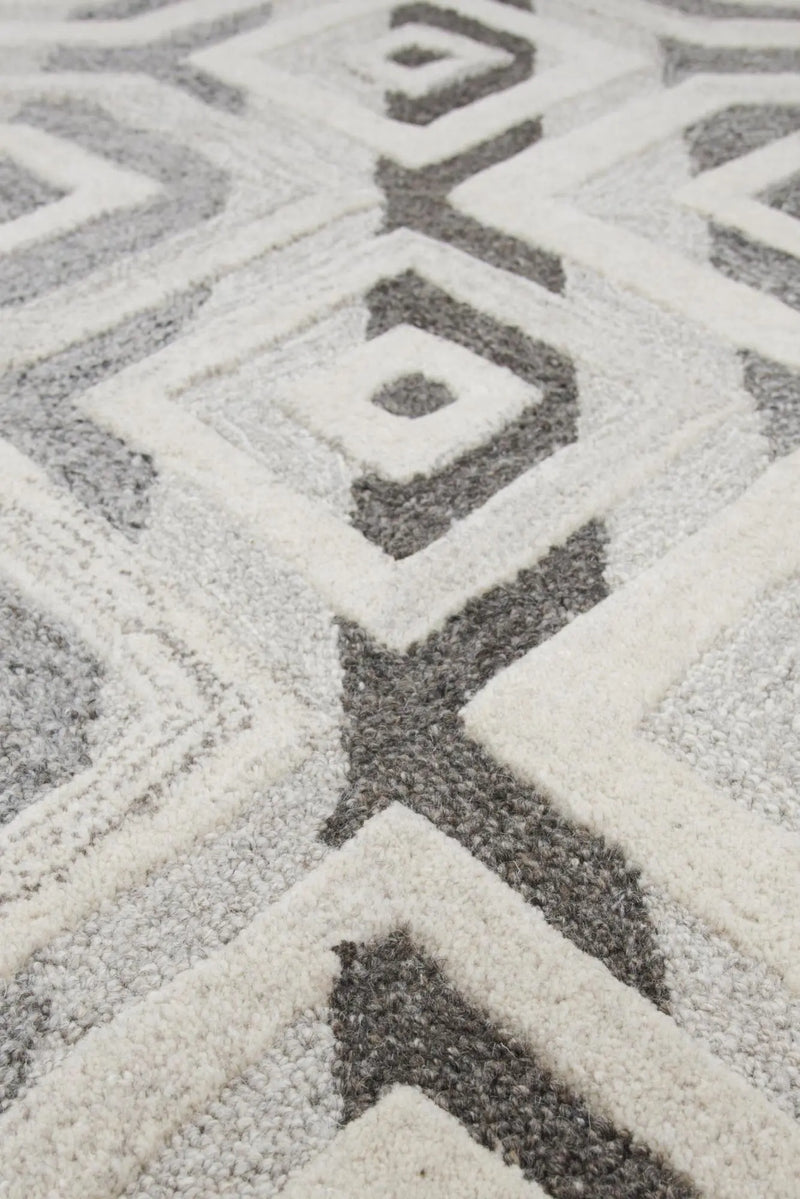 5' X 8' Gray And Natural Wool Geometric Hand Tufted Area Rug Homeroots Home Decor