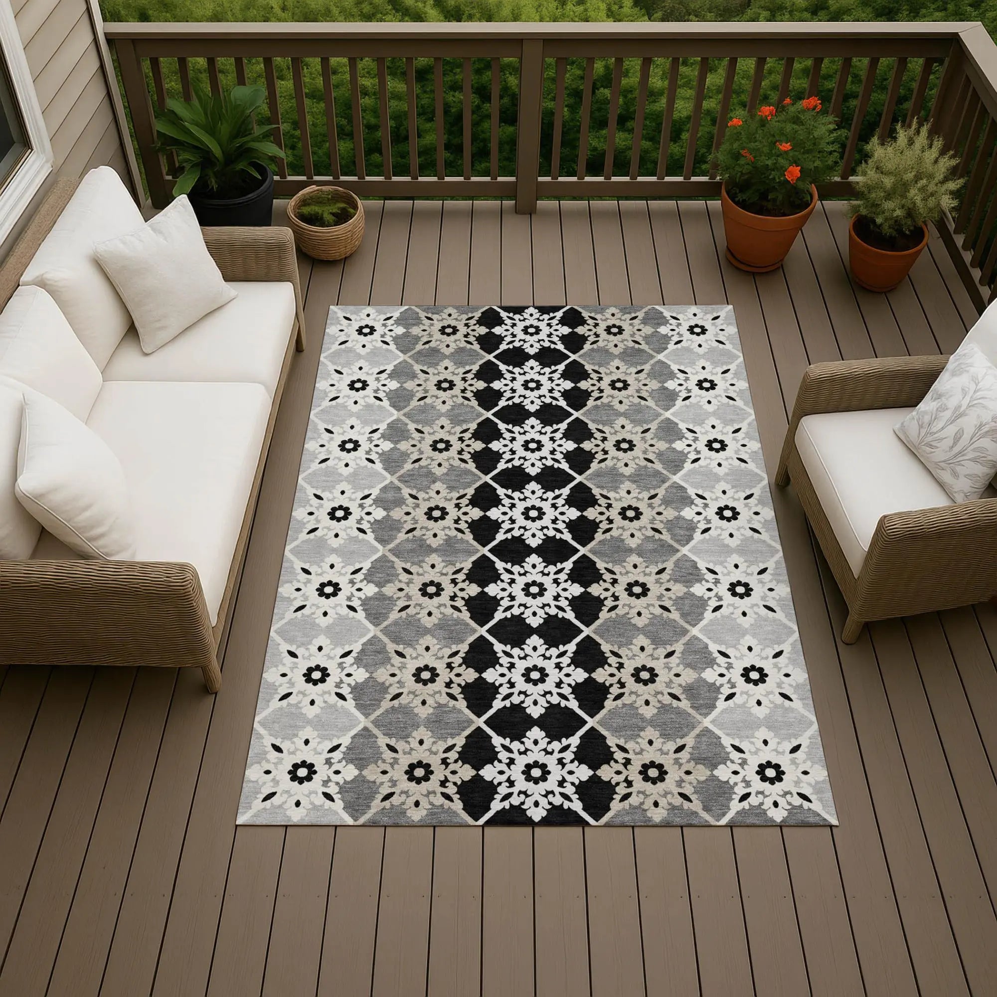 5' X 8' Gray And Pewter Floral Medallion Washable Indoor Outdoor Area Rug Homeroots Outdoor