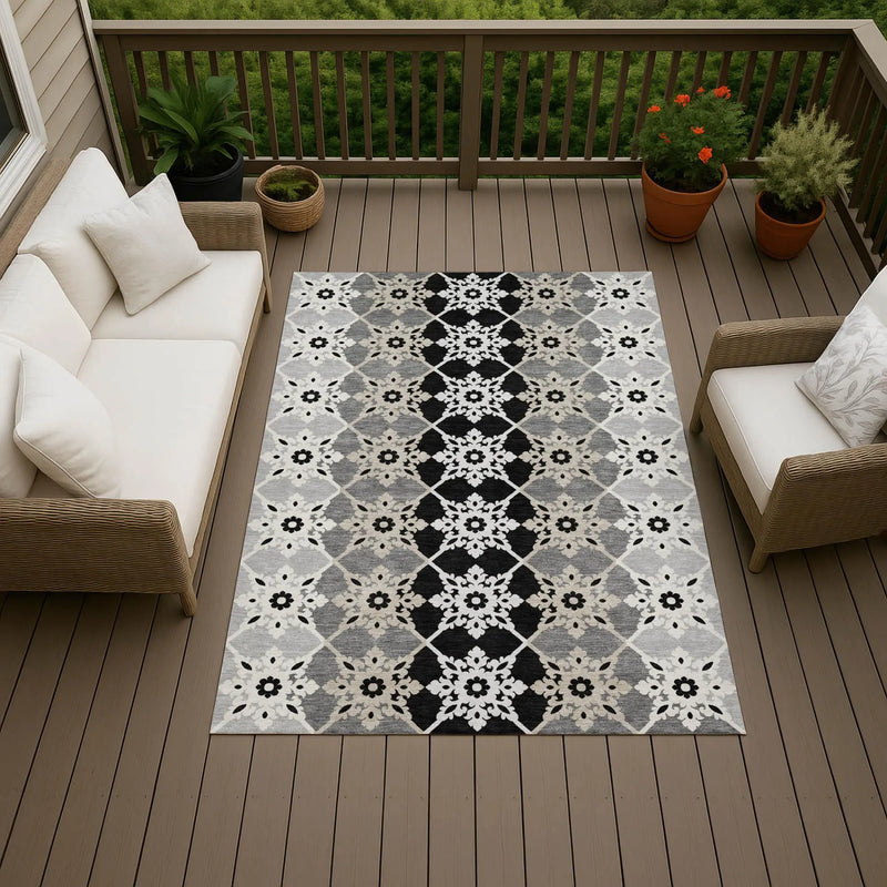 5' X 8' Gray And Pewter Floral Medallion Washable Indoor Outdoor Area Rug Homeroots Outdoor