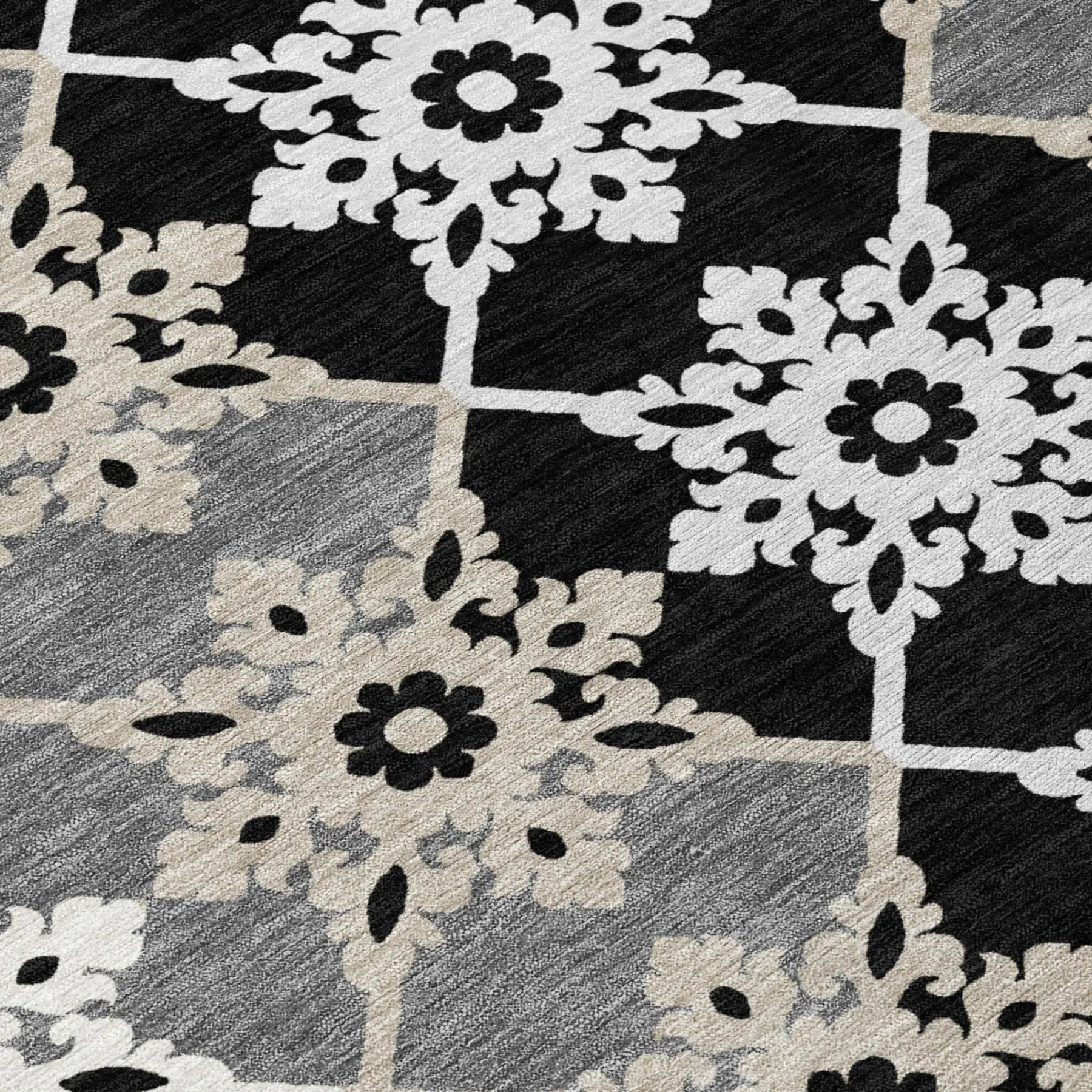 5' X 8' Gray And Pewter Floral Medallion Washable Indoor Outdoor Area Rug Homeroots Outdoor