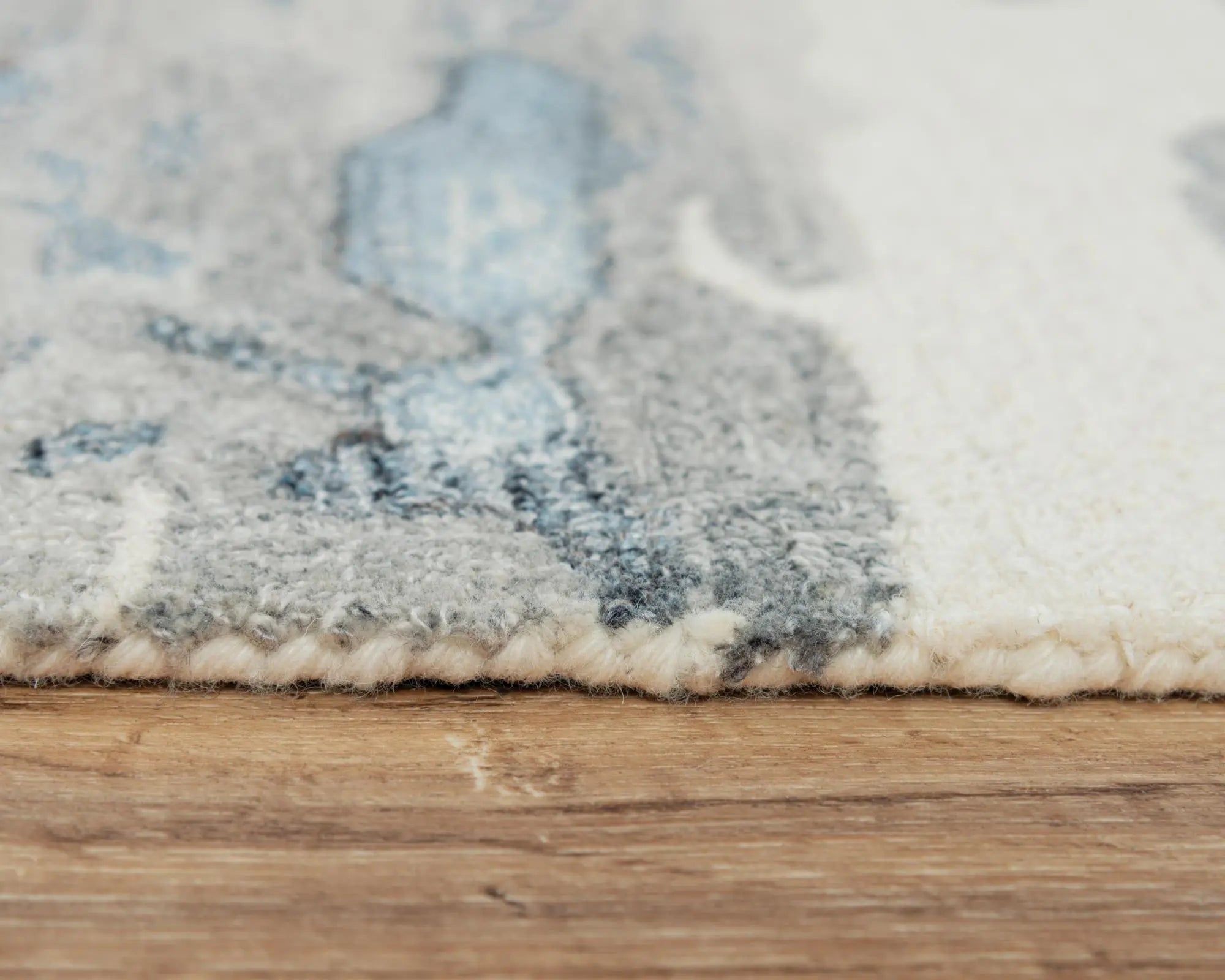 5' X 8' Gray Blue And Ivory Abstract Hand Tufted Area Rug Homeroots Home Decor