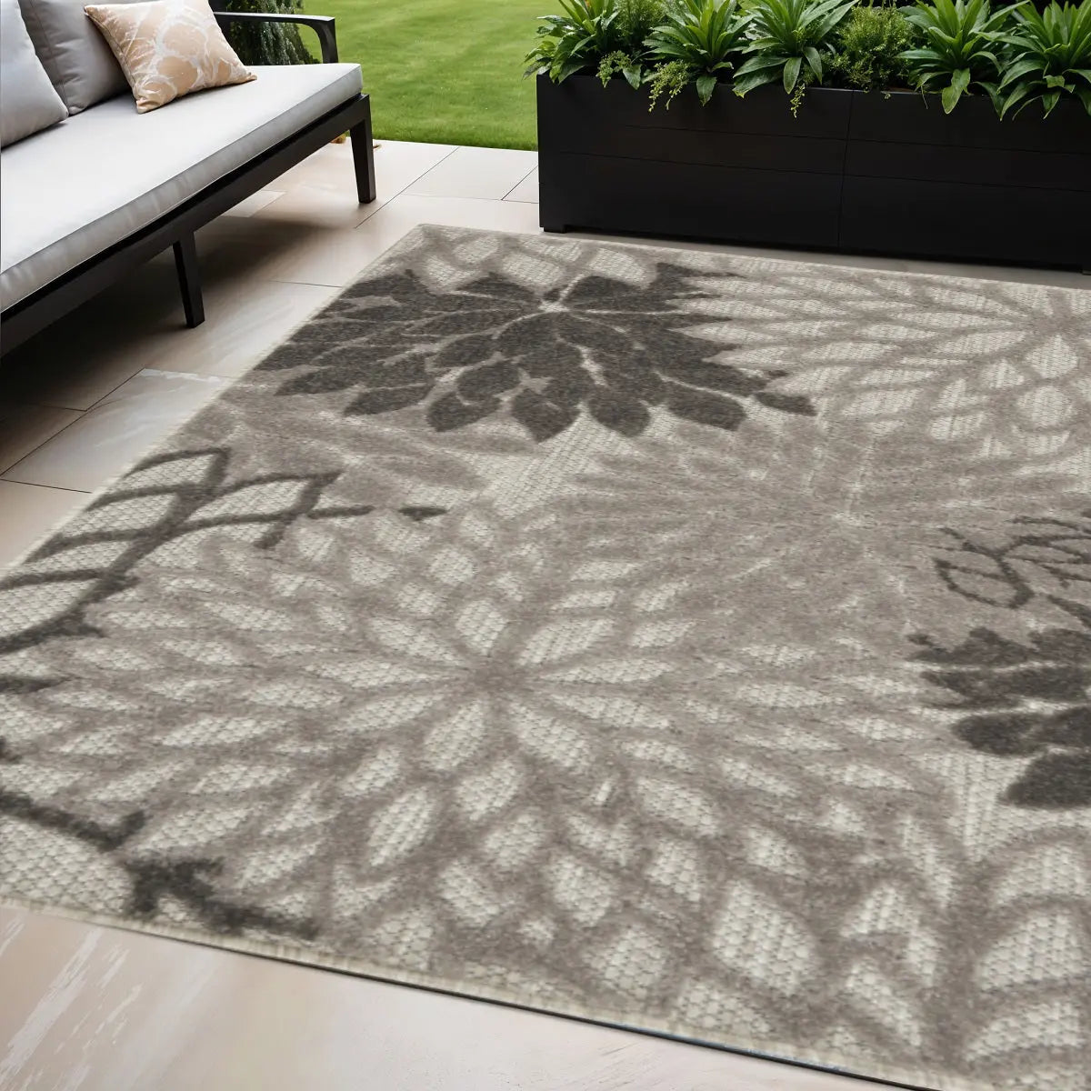 5' X 8' Gray Floral Indoor Outdoor Area Rug Homeroots Outdoor