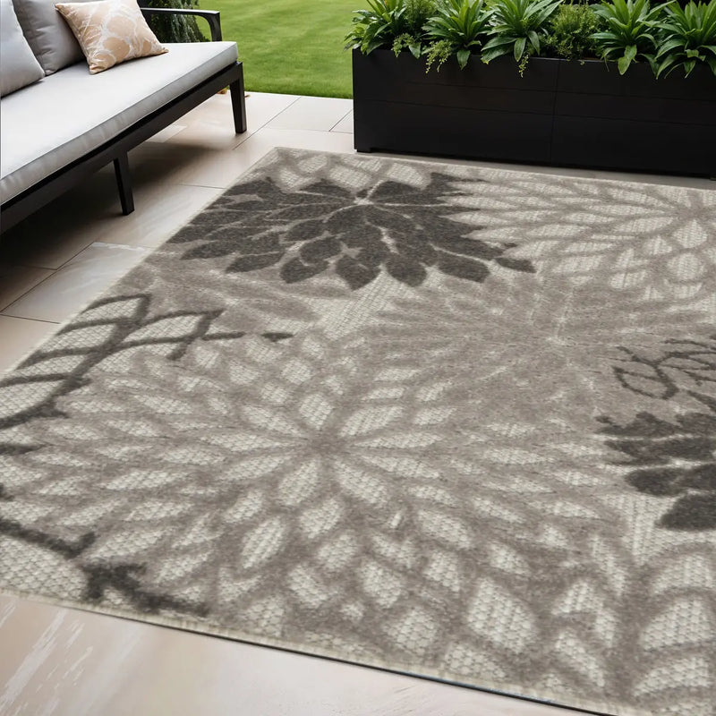 5' X 8' Gray Floral Indoor Outdoor Area Rug Homeroots Outdoor