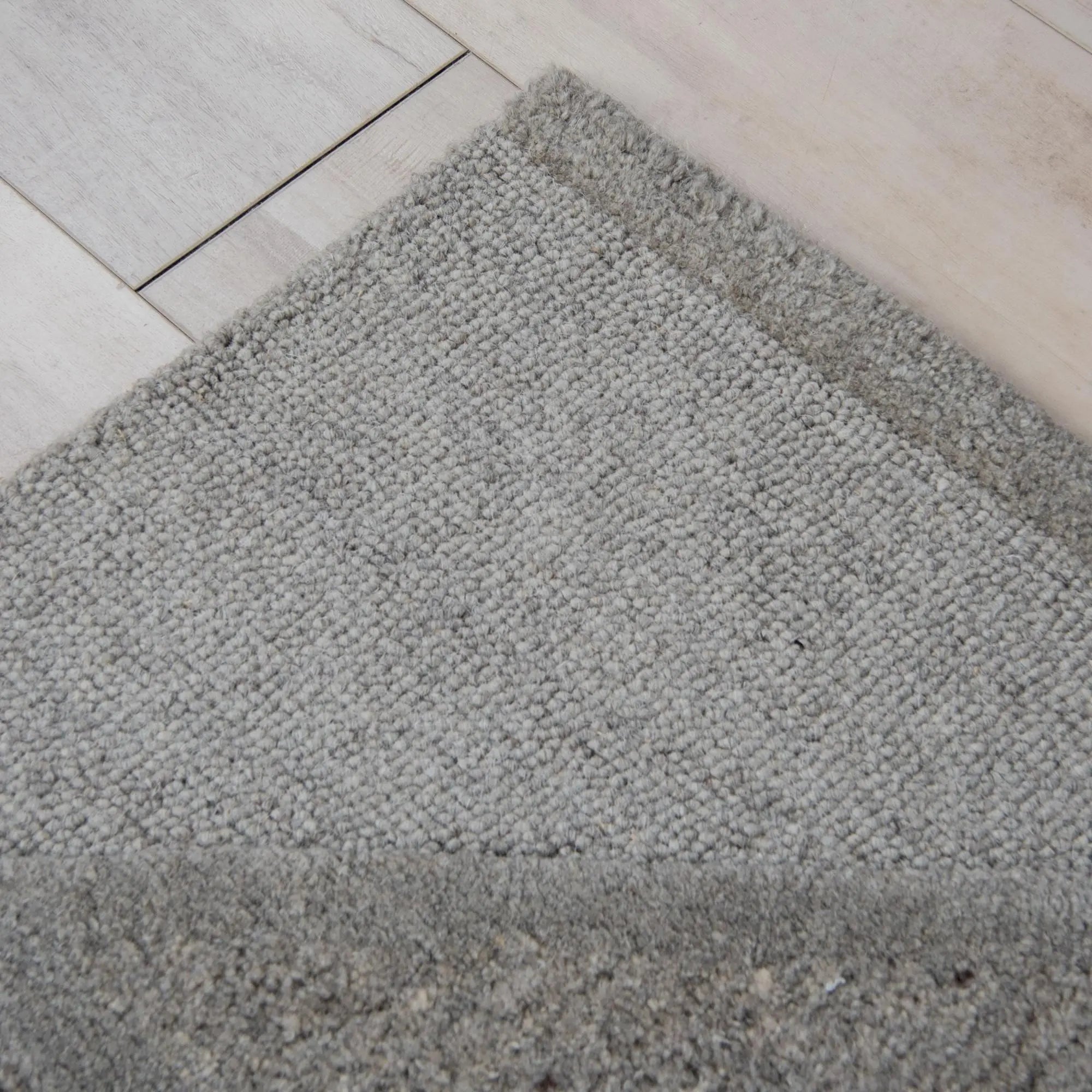 5' X 8' Gray Light Gray And Dark Gray Wool Plaid Hand Tufted Area Rug Homeroots Home Decor