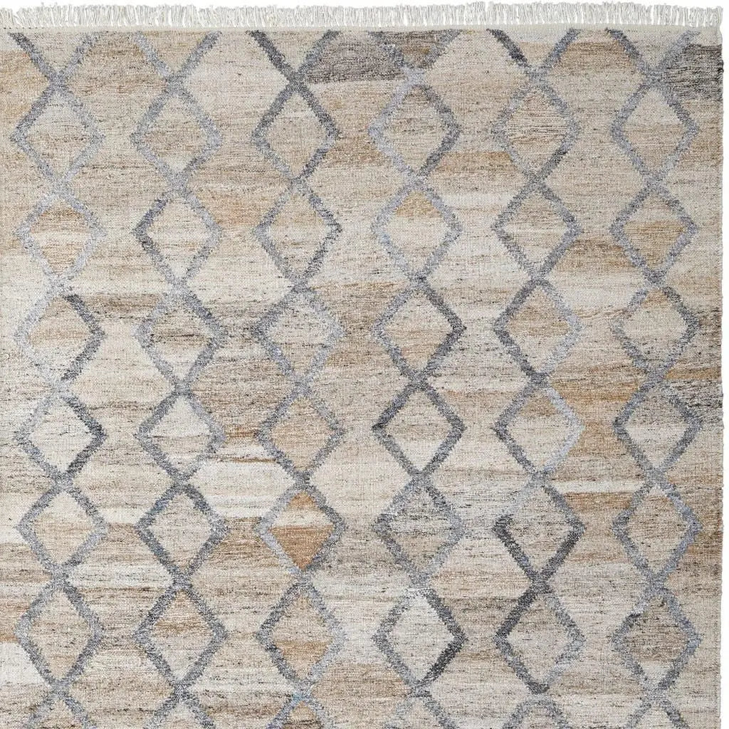 5' X 8' Gray and Ivory Geometric Hand Woven Area Rug With Fringe Homeroots Outdoor