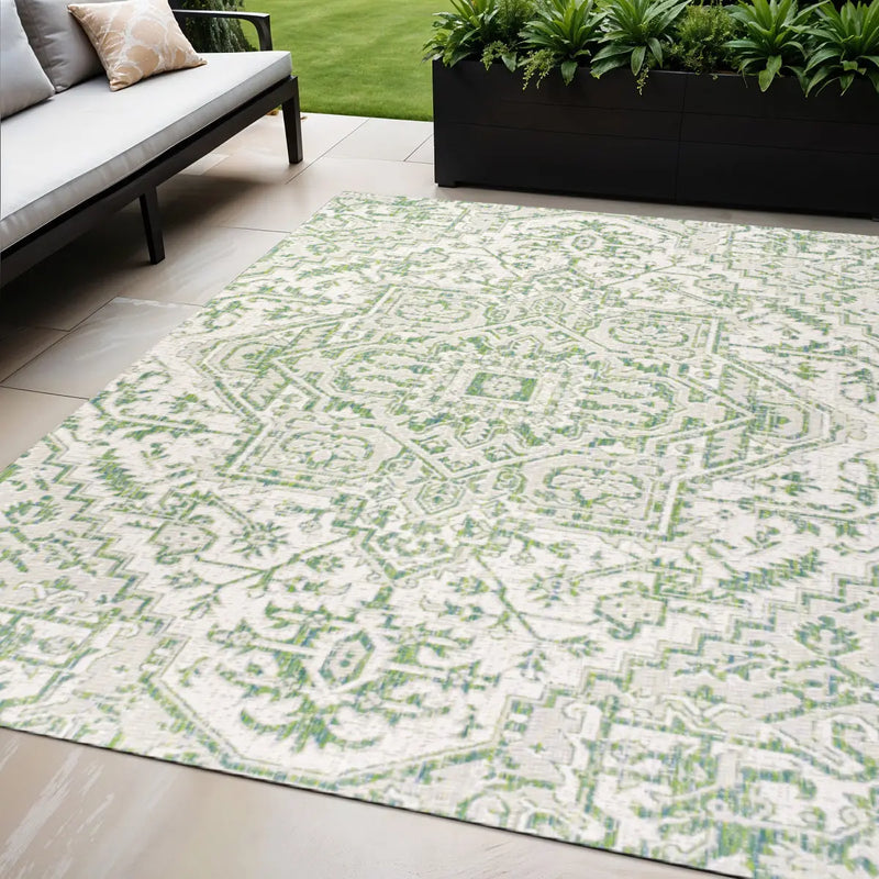 5' X 8' Green And Cream Medallion Indoor Outdoor Area Rug Homeroots Outdoor