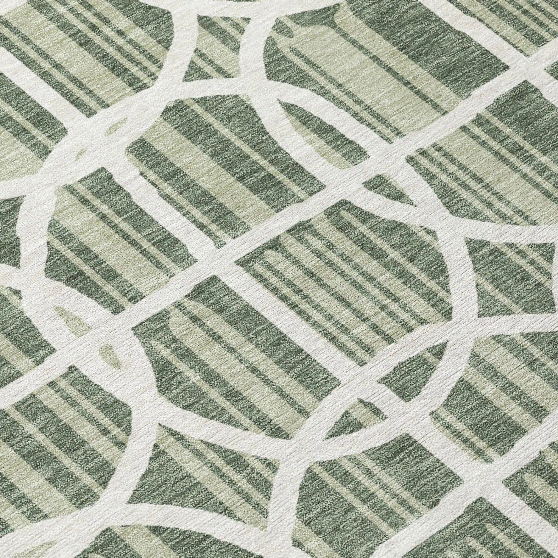 5' X 8' Green And Ivory Geometric Washable Indoor Outdoor Area Rug Homeroots Outdoor