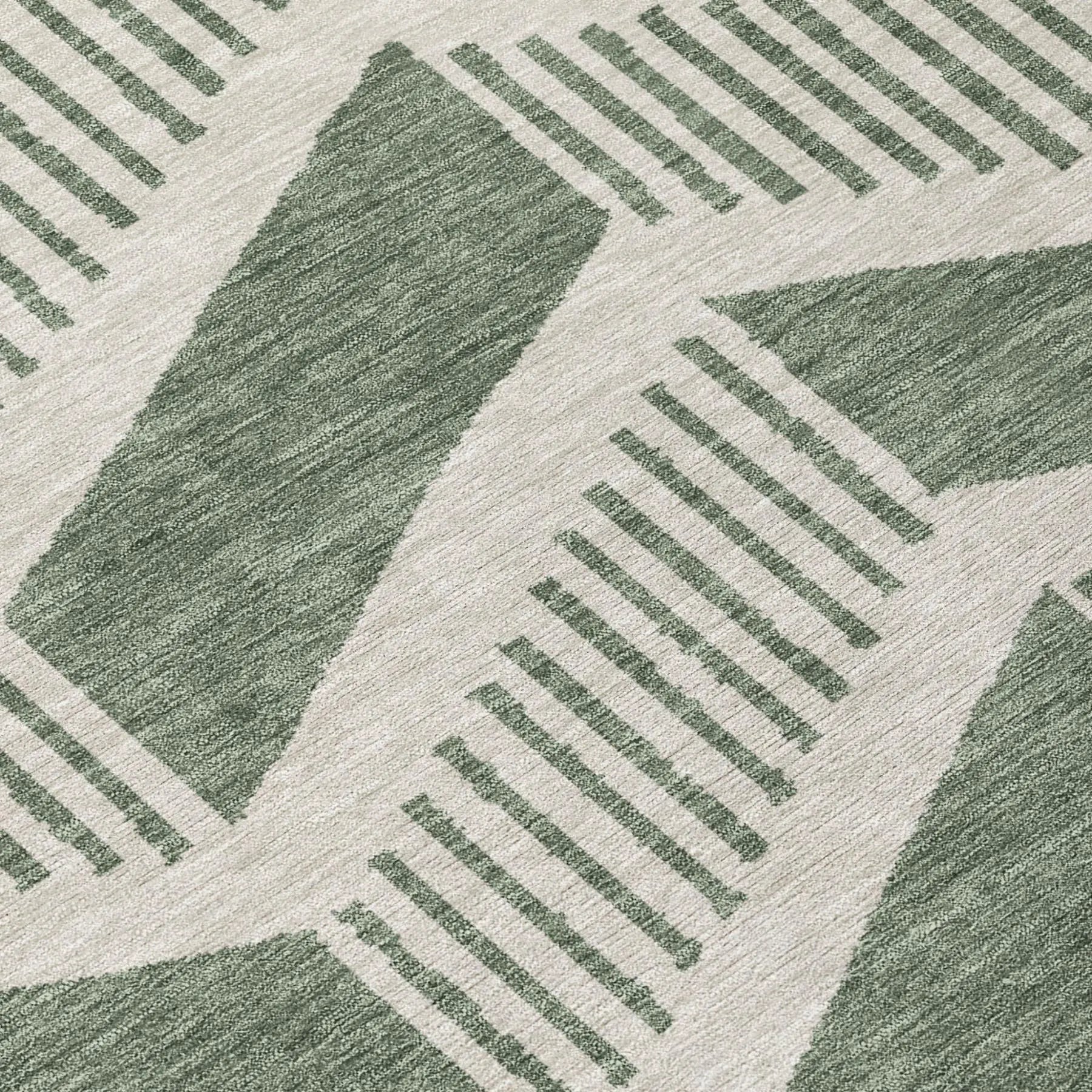 5' X 8' Green And Ivory Geometric Washable Indoor Outdoor Area Rug Homeroots Outdoor