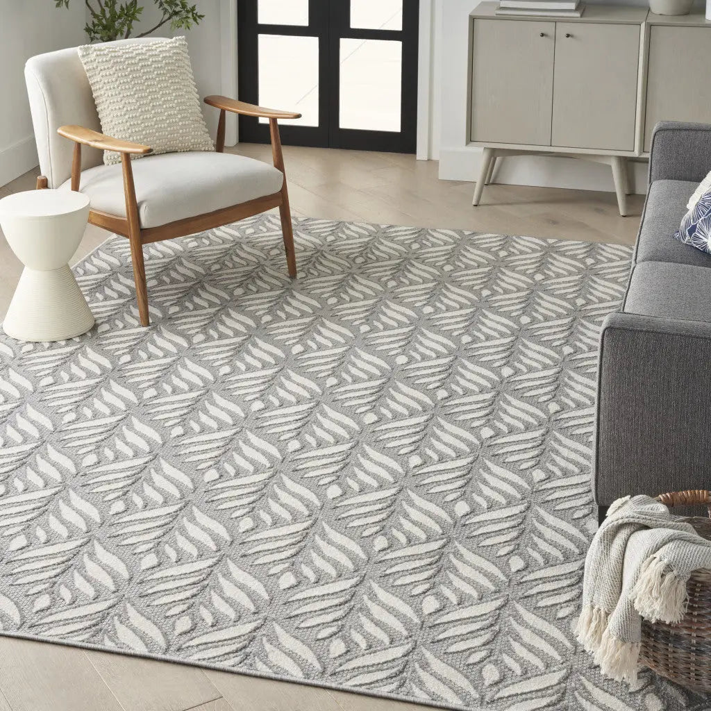 5' X 8' Grey Floral Stain Resistant Non Skid Area Rug Homeroots Outdoor