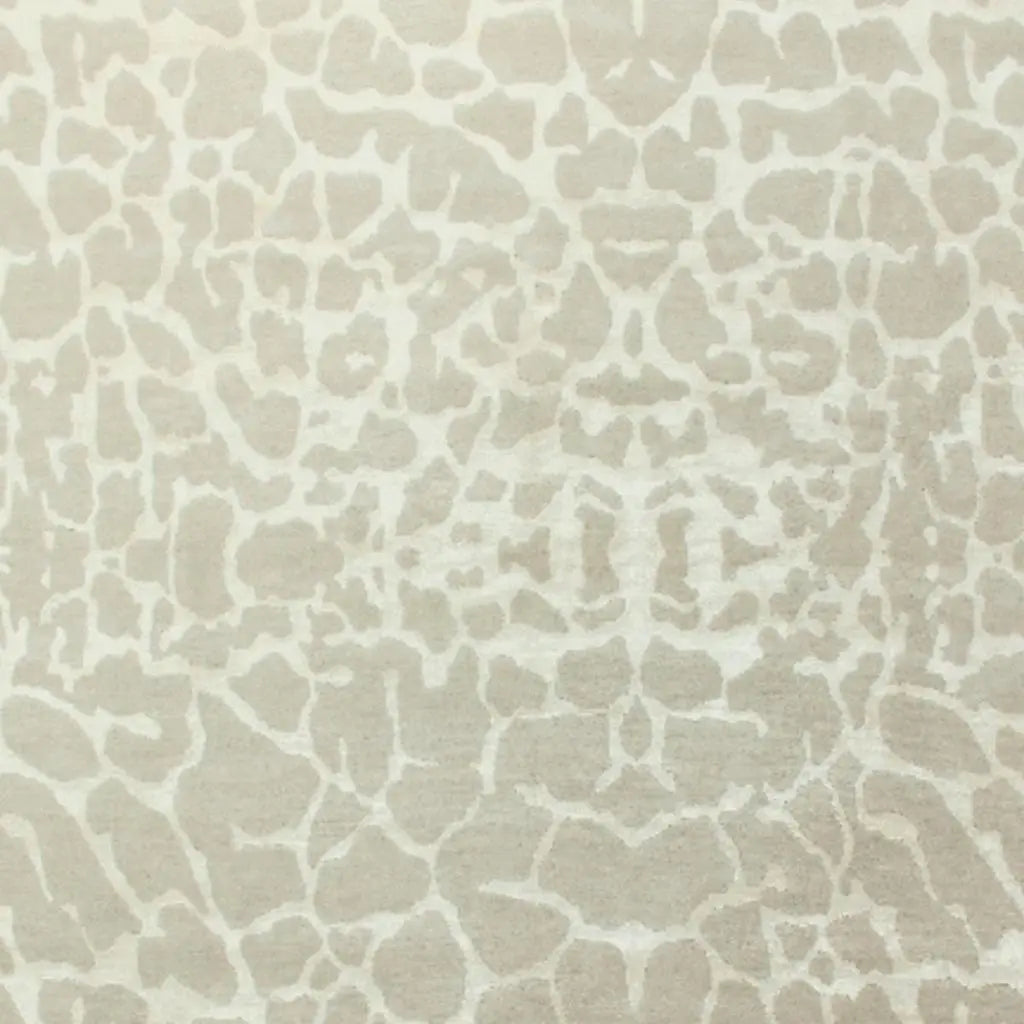 5' X 8' Ivory And Beige Animal Print Hand Knotted Area Rug Homeroots Home Decor