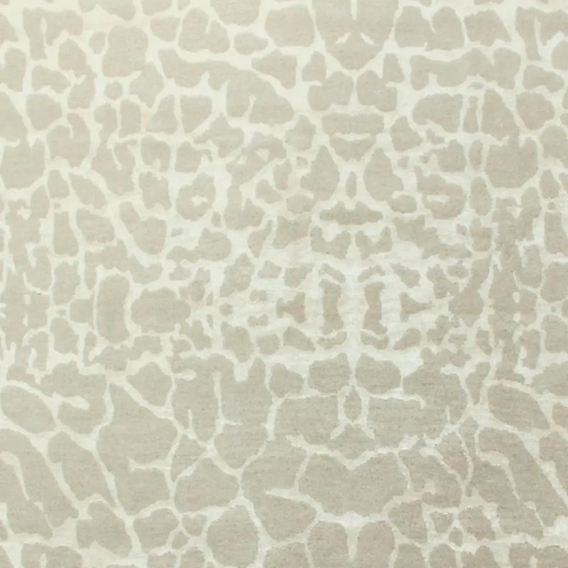 5' X 8' Ivory And Beige Animal Print Hand Knotted Area Rug Homeroots Home Decor