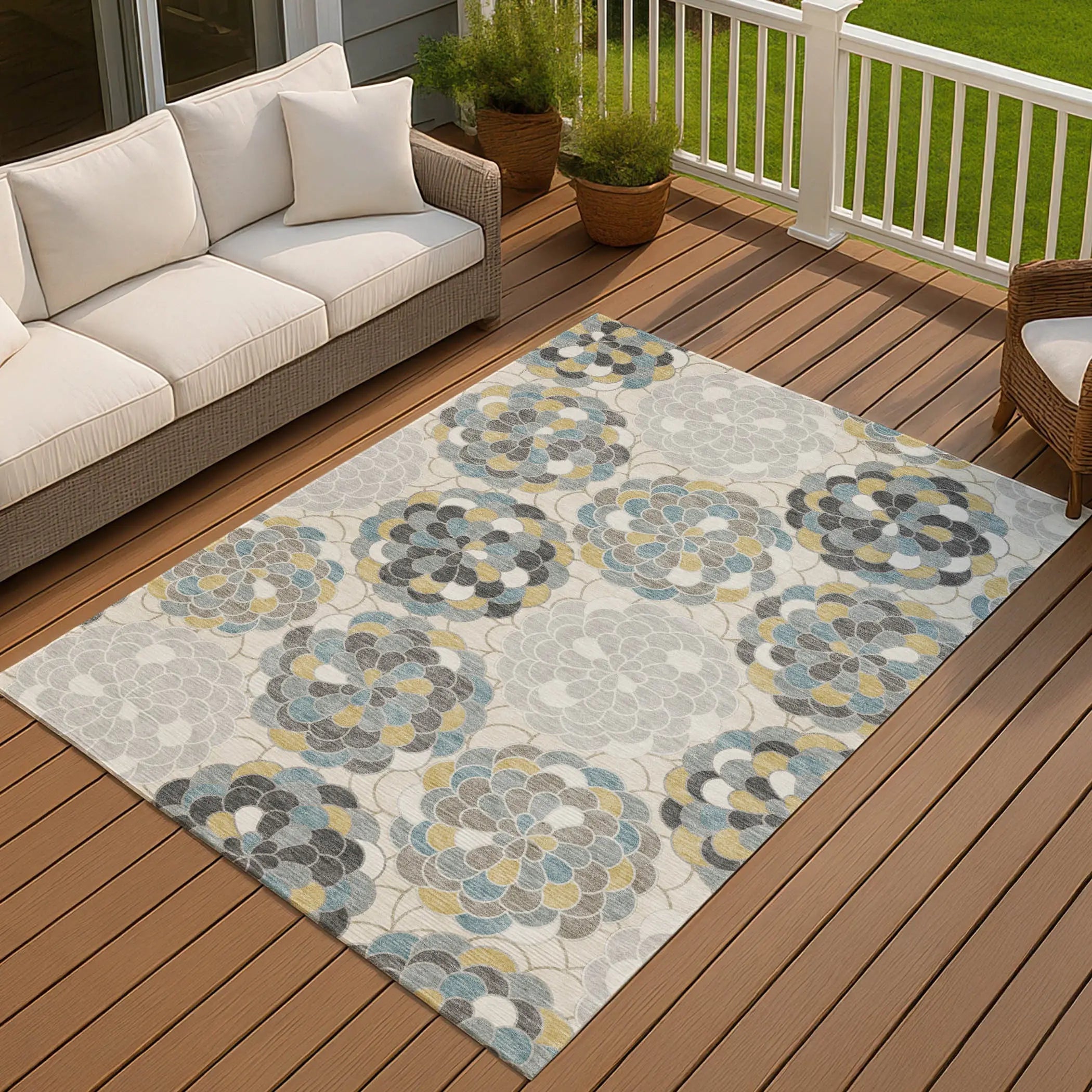 5' X 8' Ivory And Beige Floral Washable Indoor Outdoor Area Rug Homeroots Outdoor